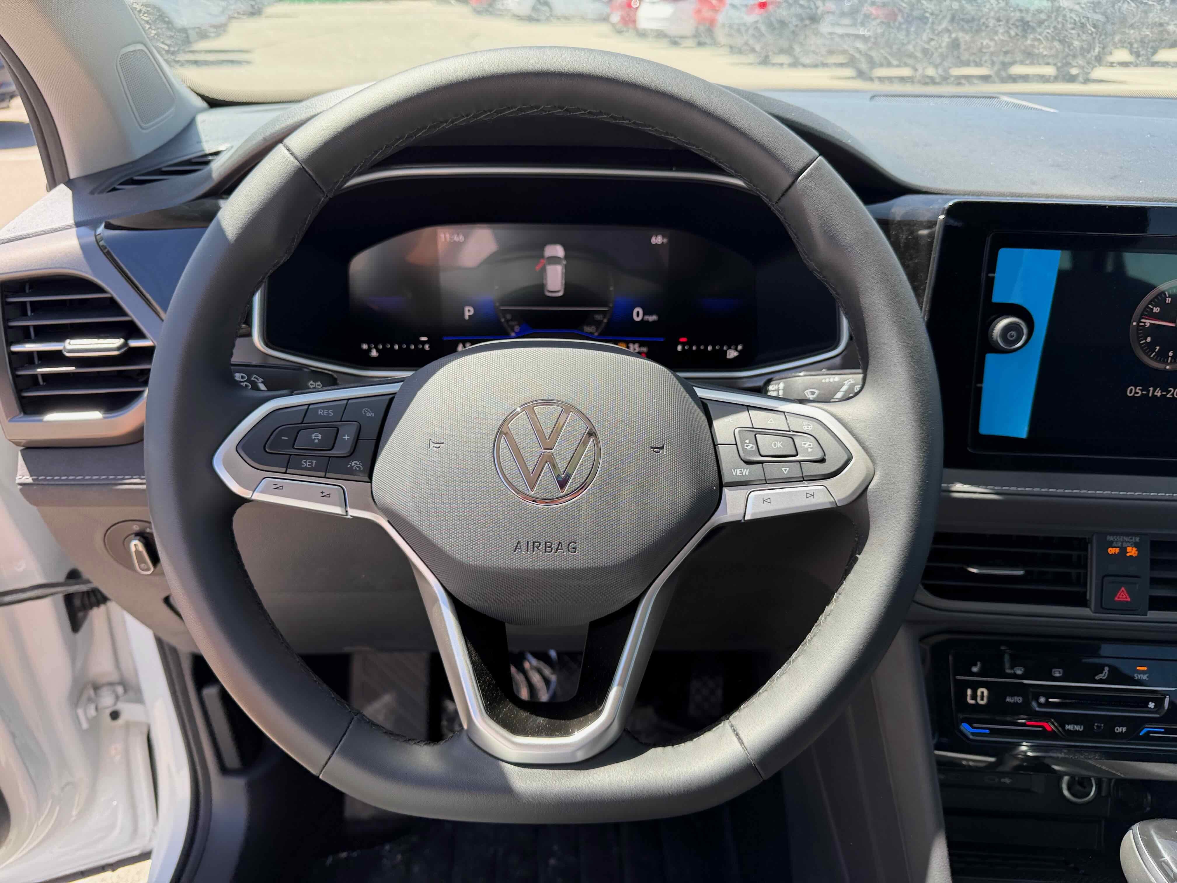 2026 Volkswagen Taos SE Black