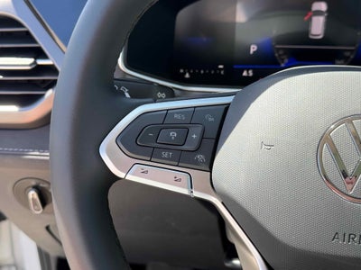 2026 Volkswagen Taos SE Black