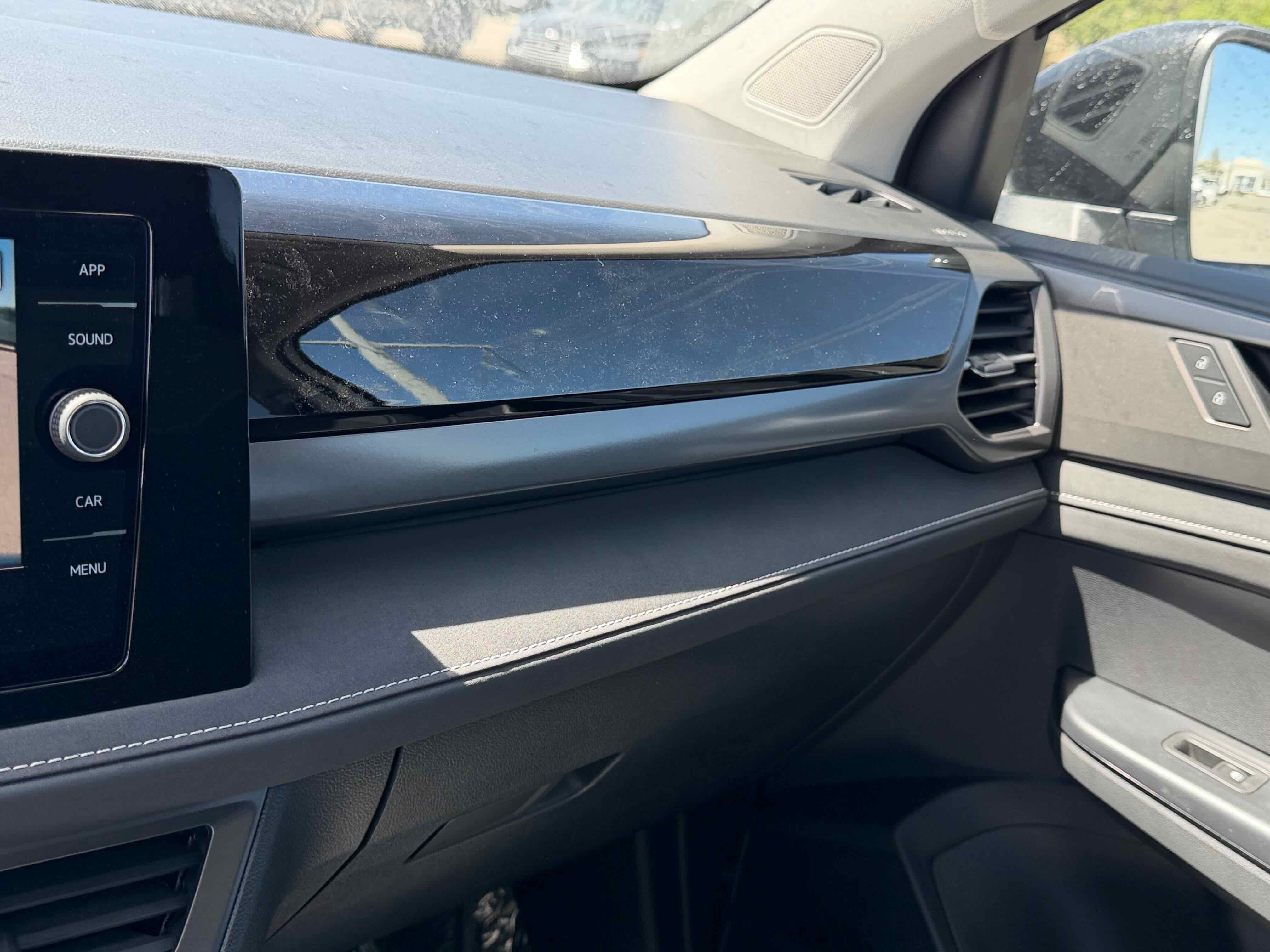 2026 Volkswagen Taos SE Black