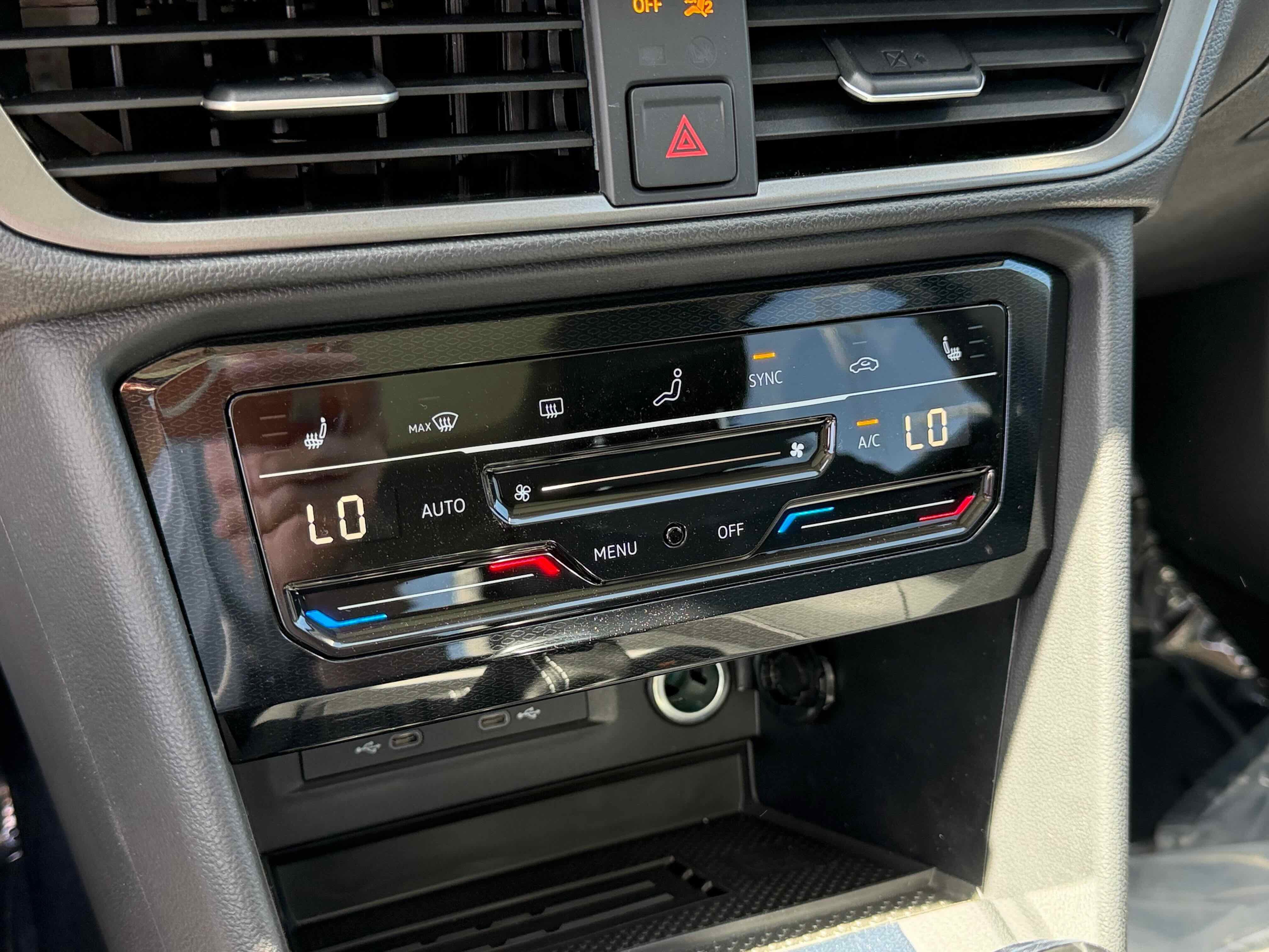 2026 Volkswagen Taos SE Black