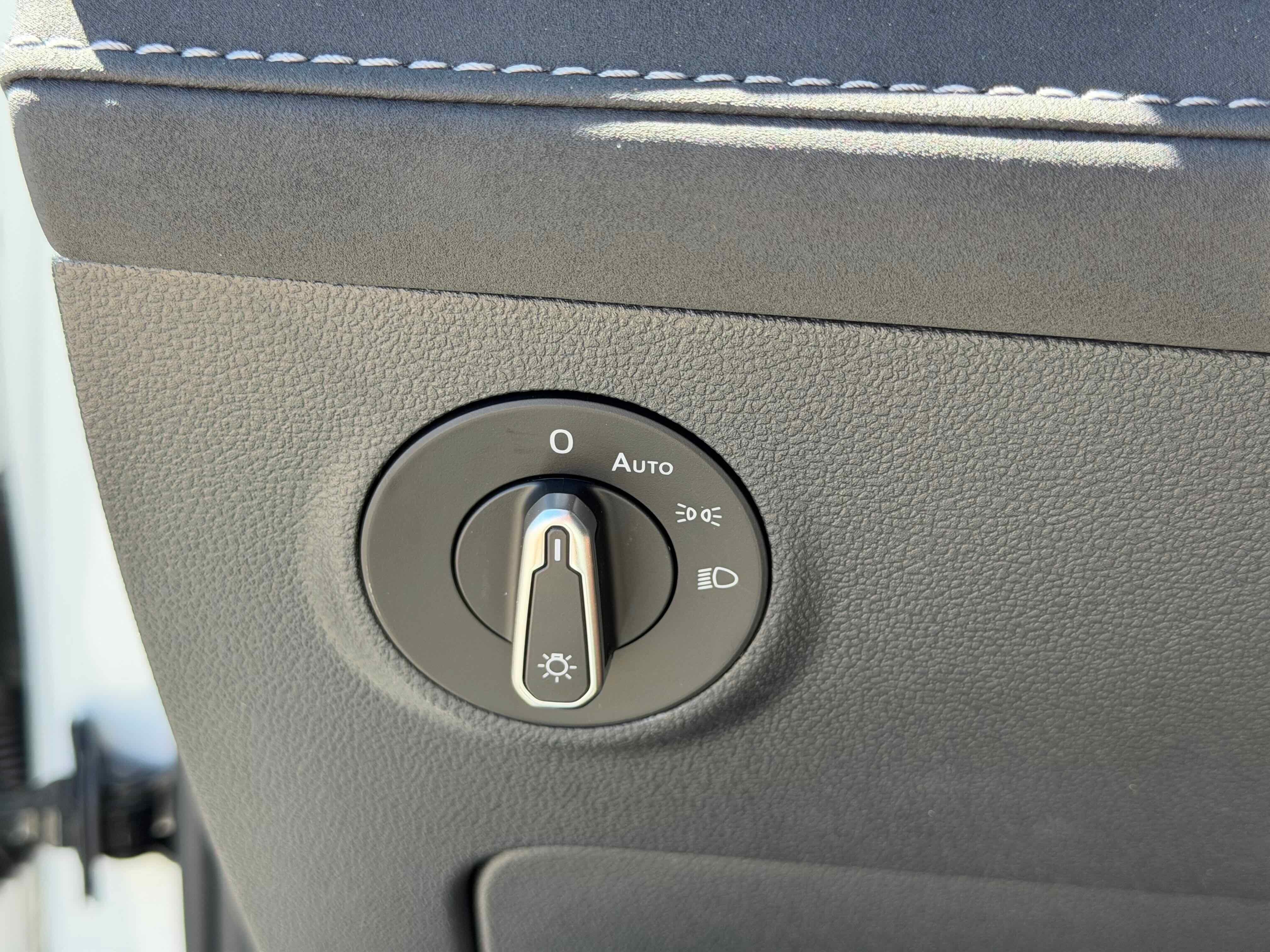 2026 Volkswagen Taos SE Black