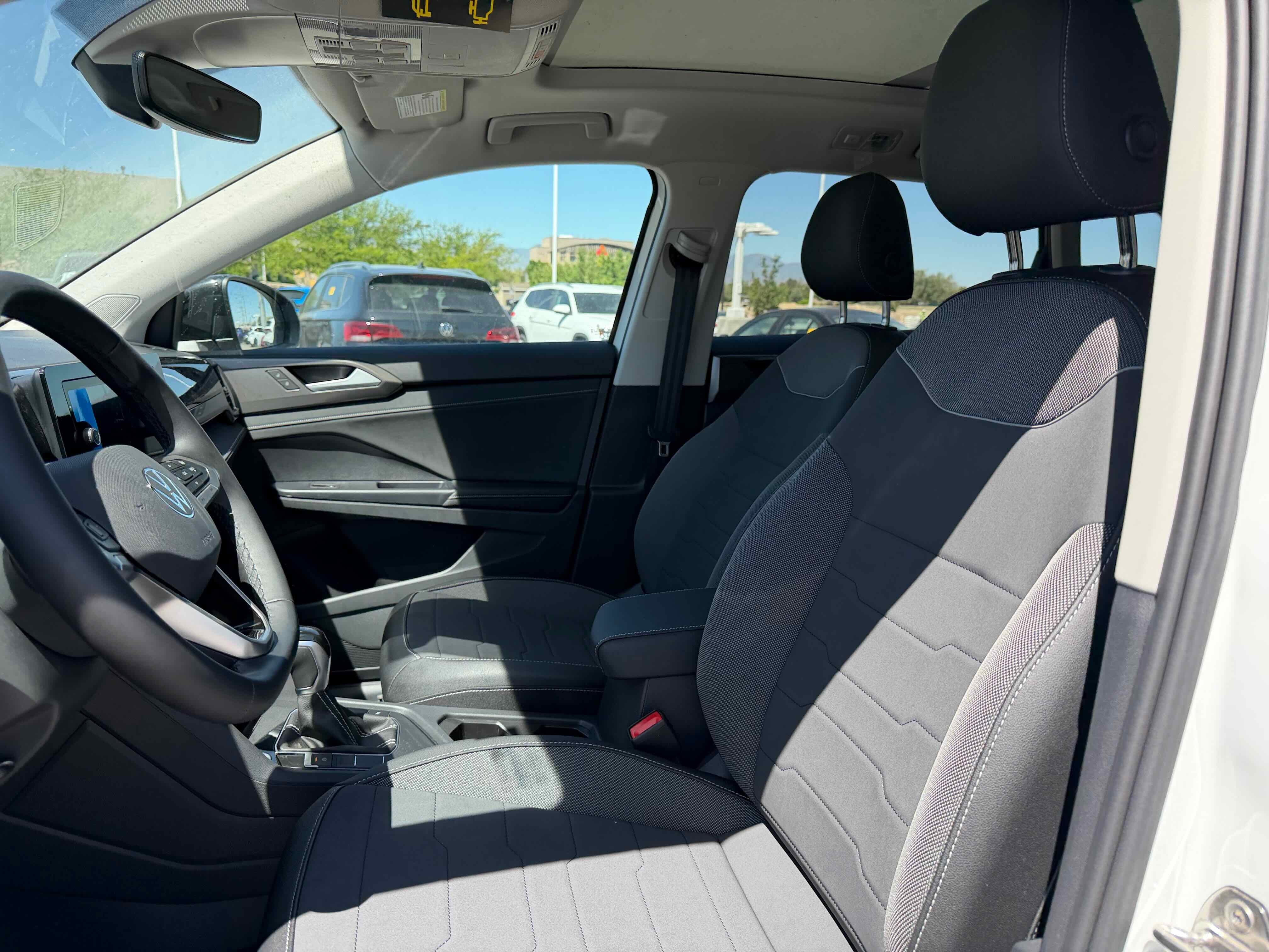 2026 Volkswagen Taos SE Black