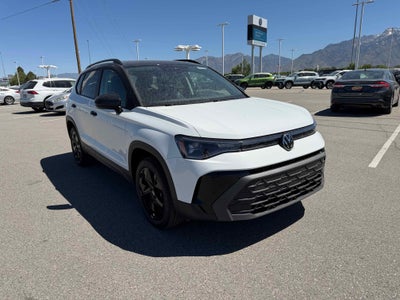 2026 Volkswagen Taos SE Black