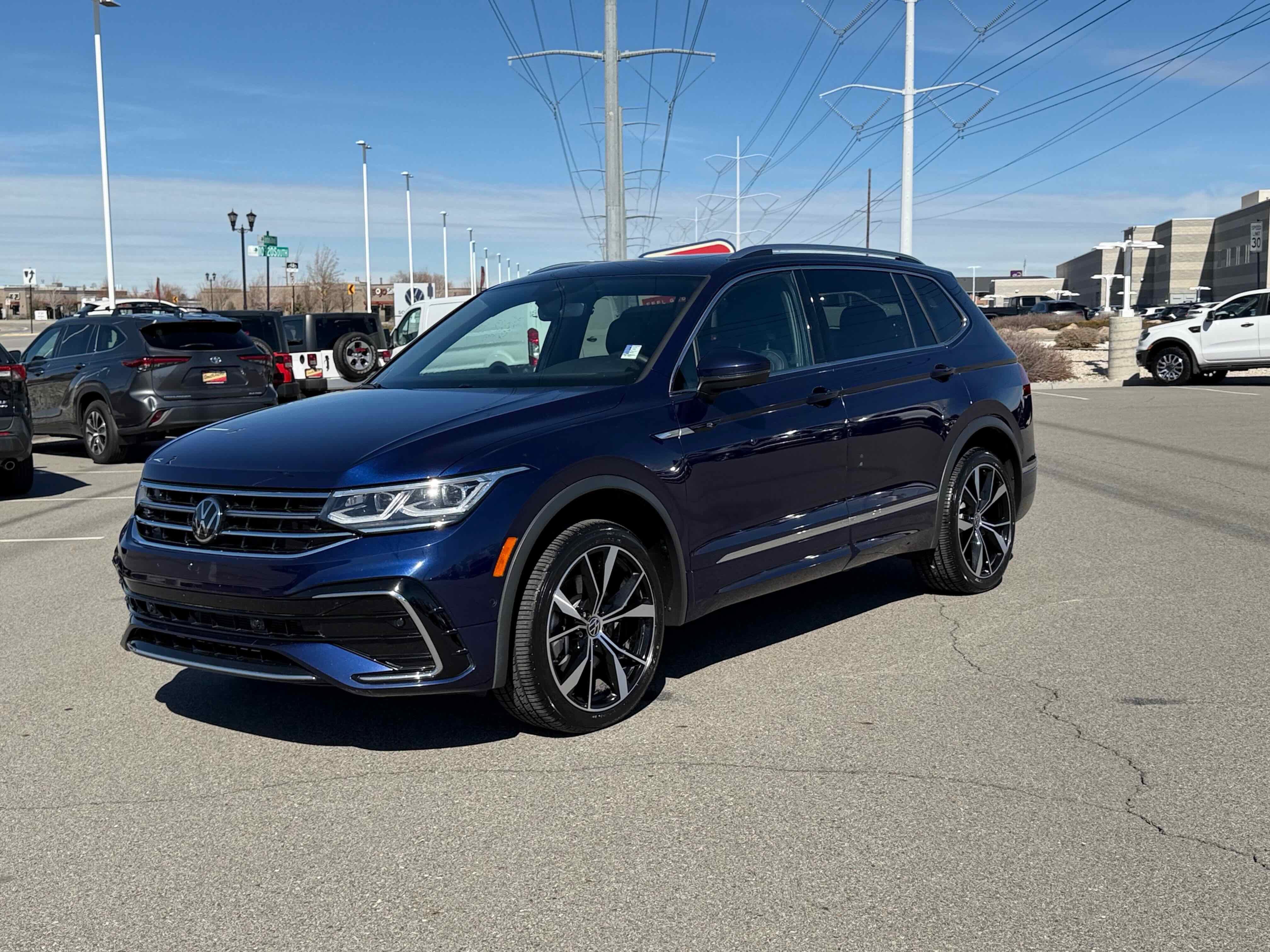 2022 Volkswagen Tiguan SEL R-Line
