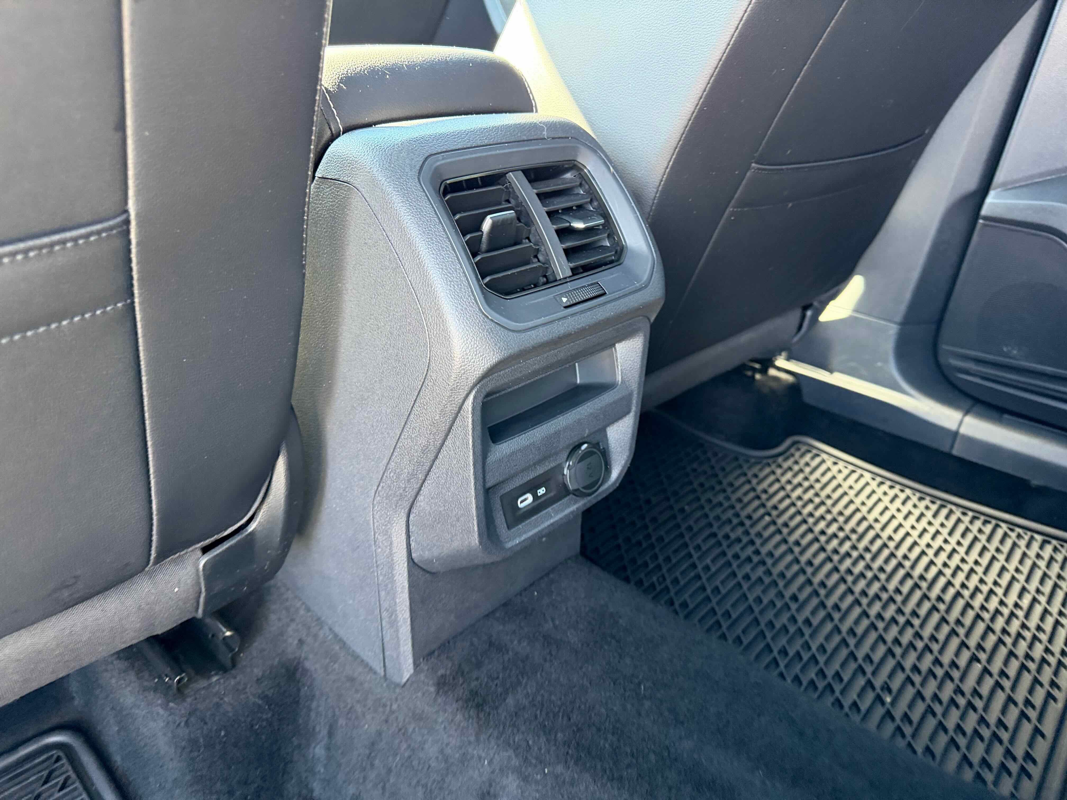 2022 Volkswagen Tiguan SEL R-Line