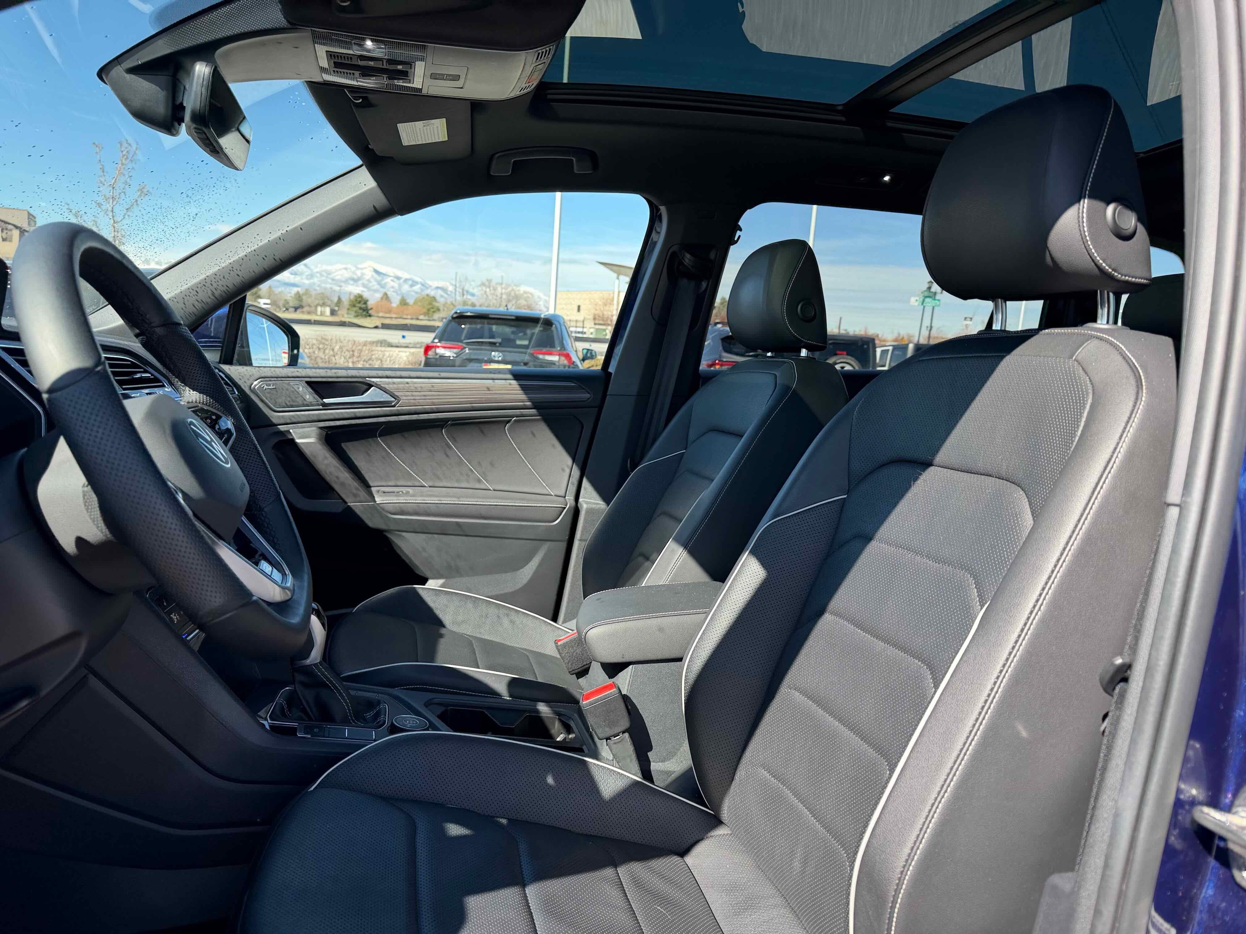 2022 Volkswagen Tiguan SEL R-Line