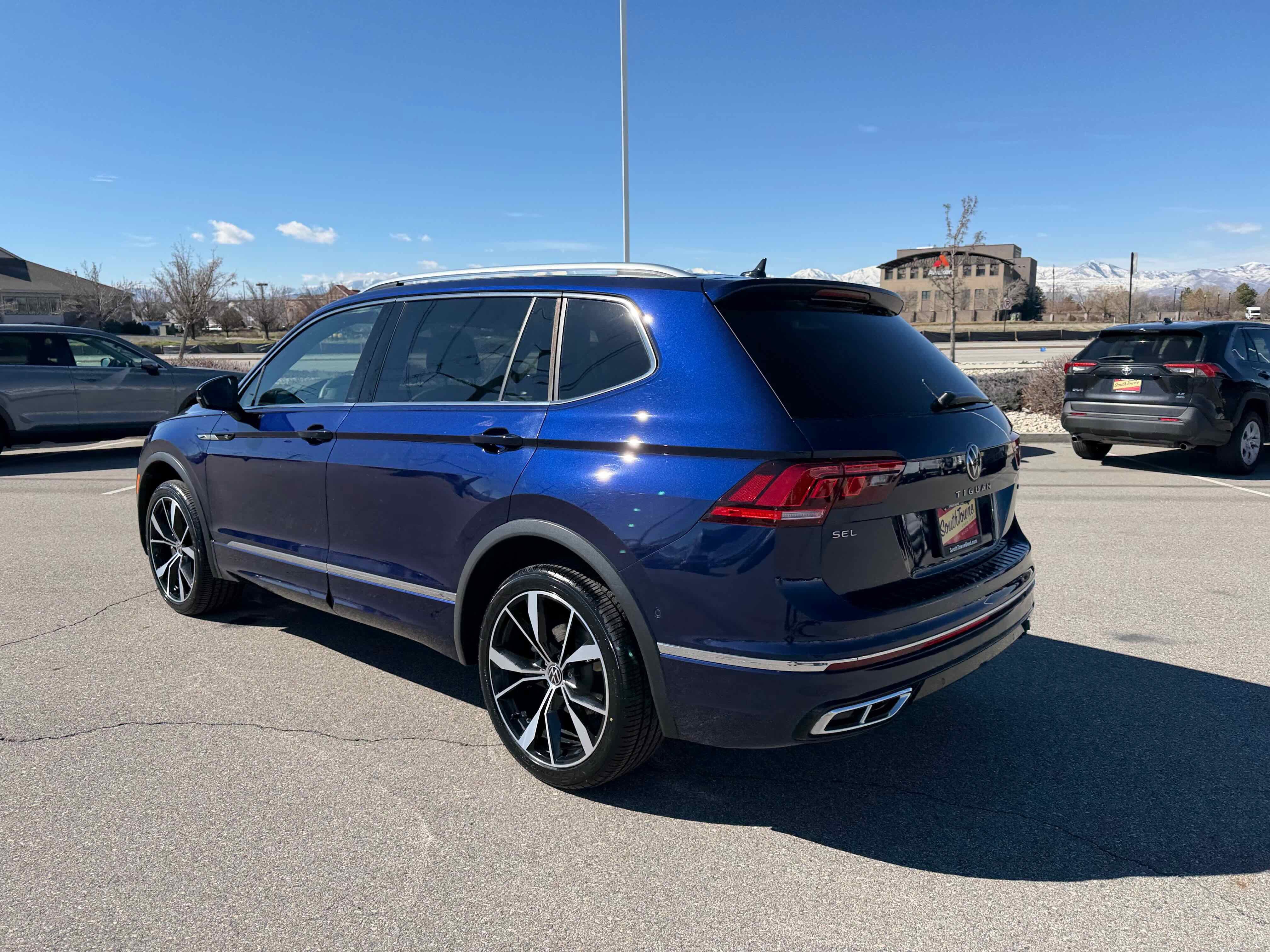 2022 Volkswagen Tiguan SEL R-Line