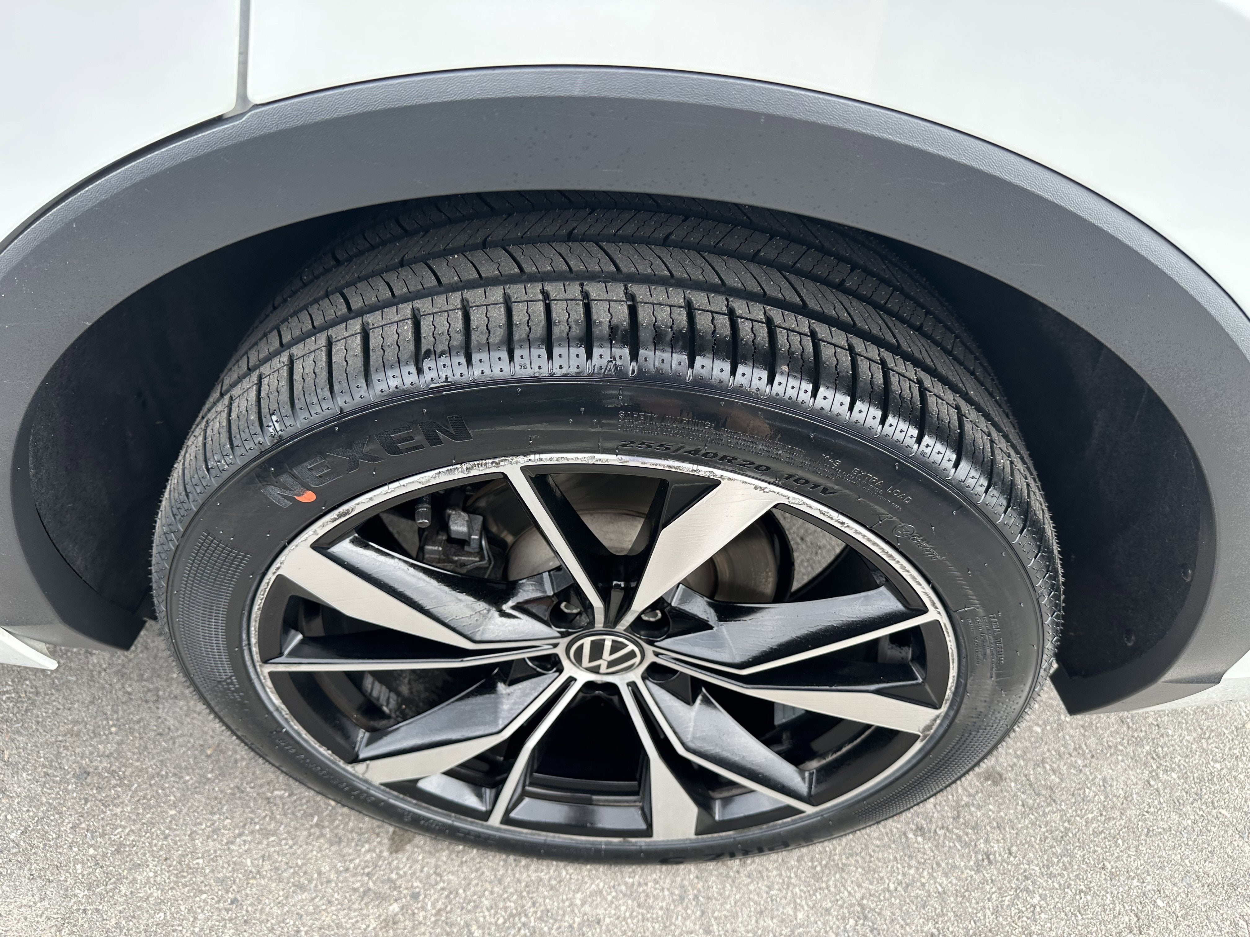 2023 Volkswagen Tiguan SEL R-Line