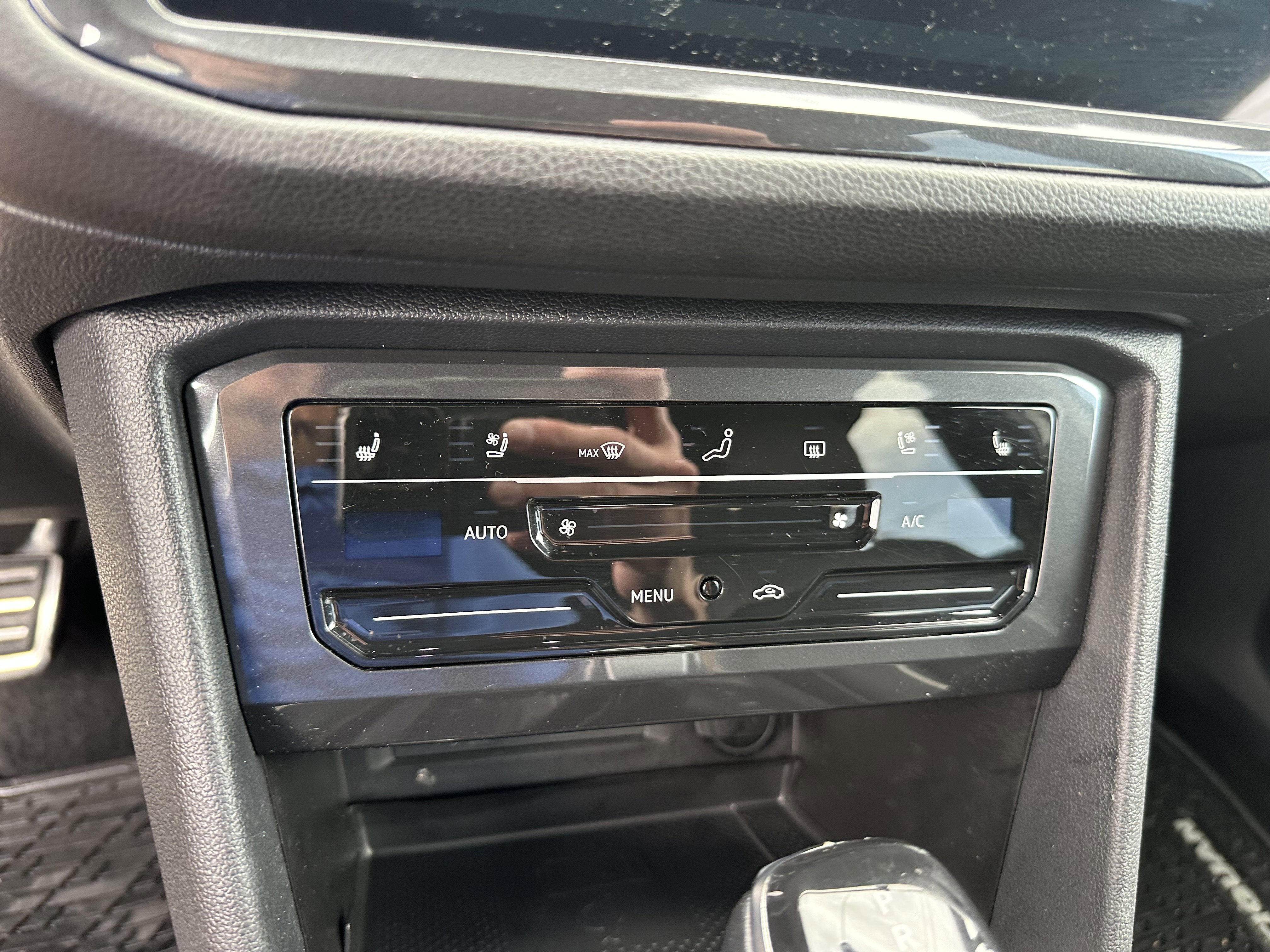 2023 Volkswagen Tiguan SEL R-Line