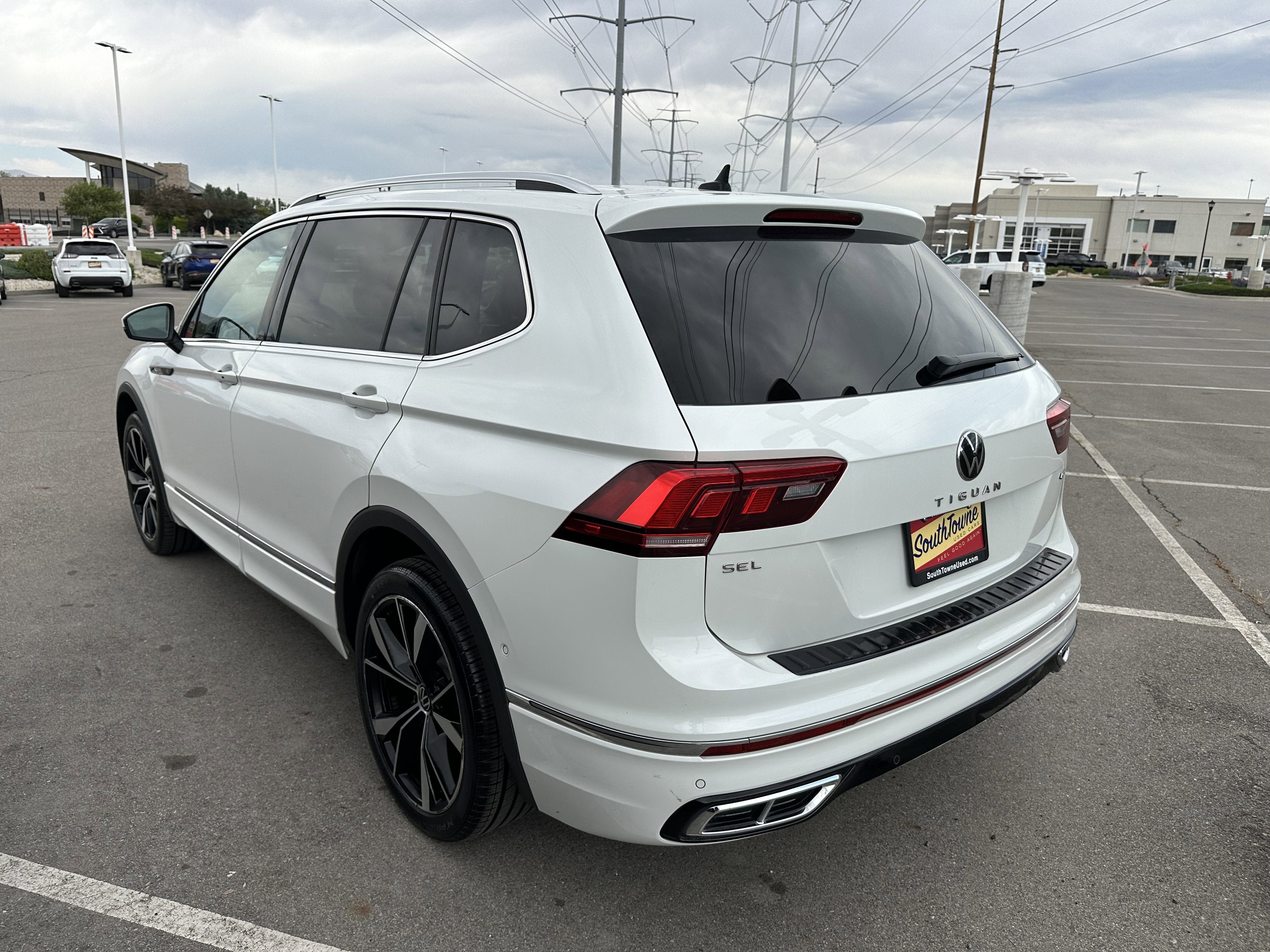 2023 Volkswagen Tiguan SEL R-Line