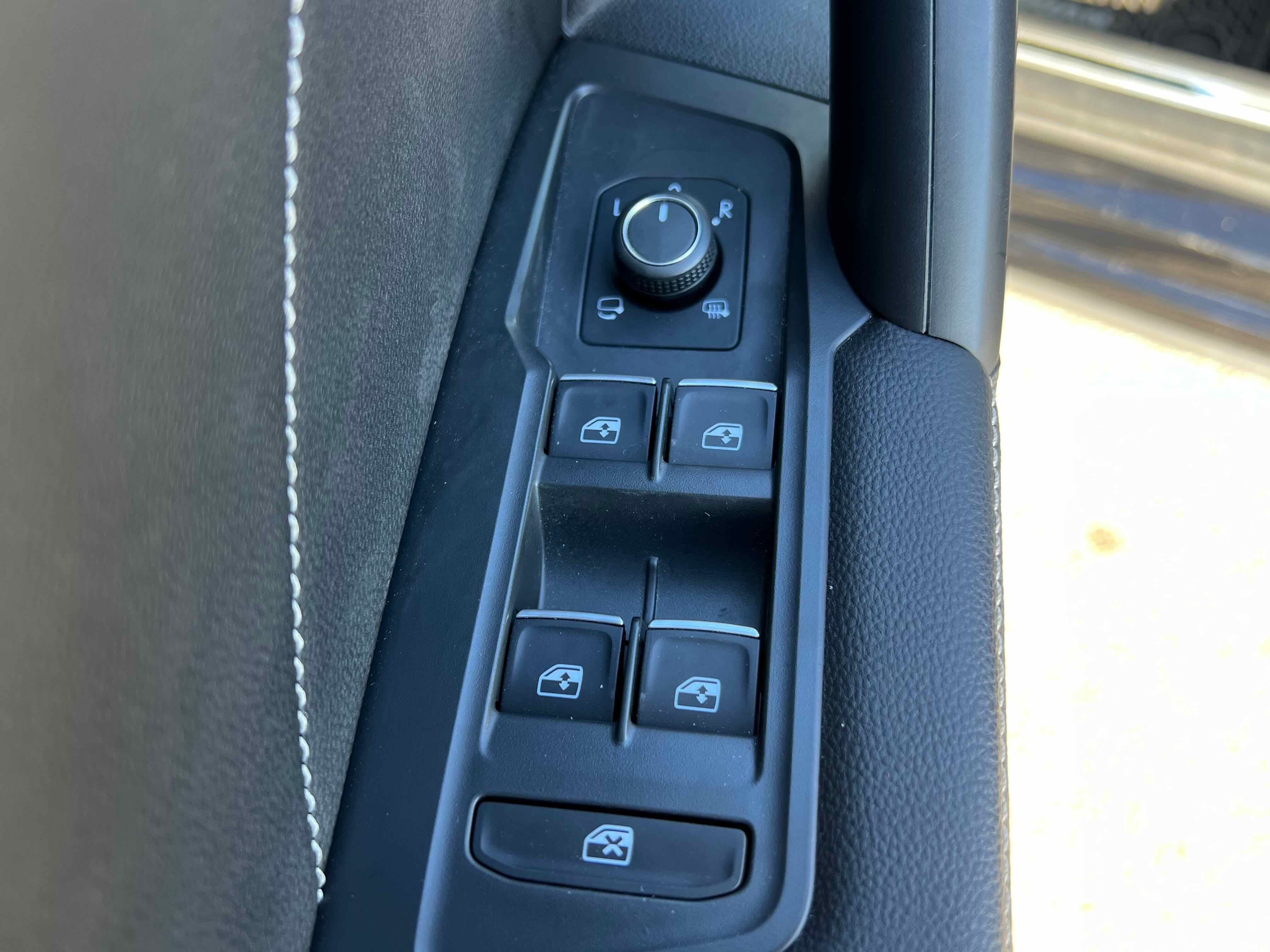 2022 Volkswagen Tiguan SEL R-Line