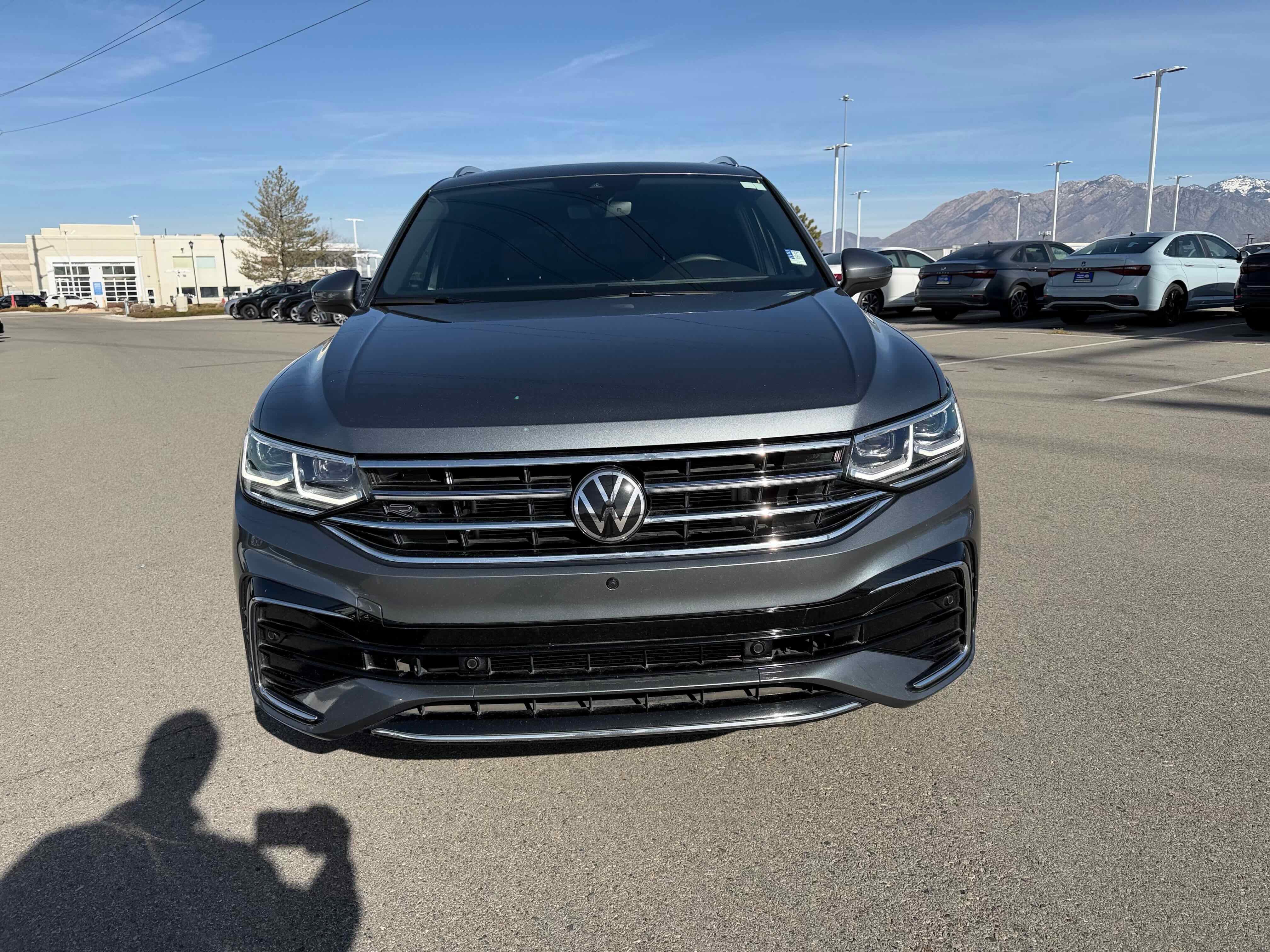 2024 Volkswagen Tiguan SEL R-Line