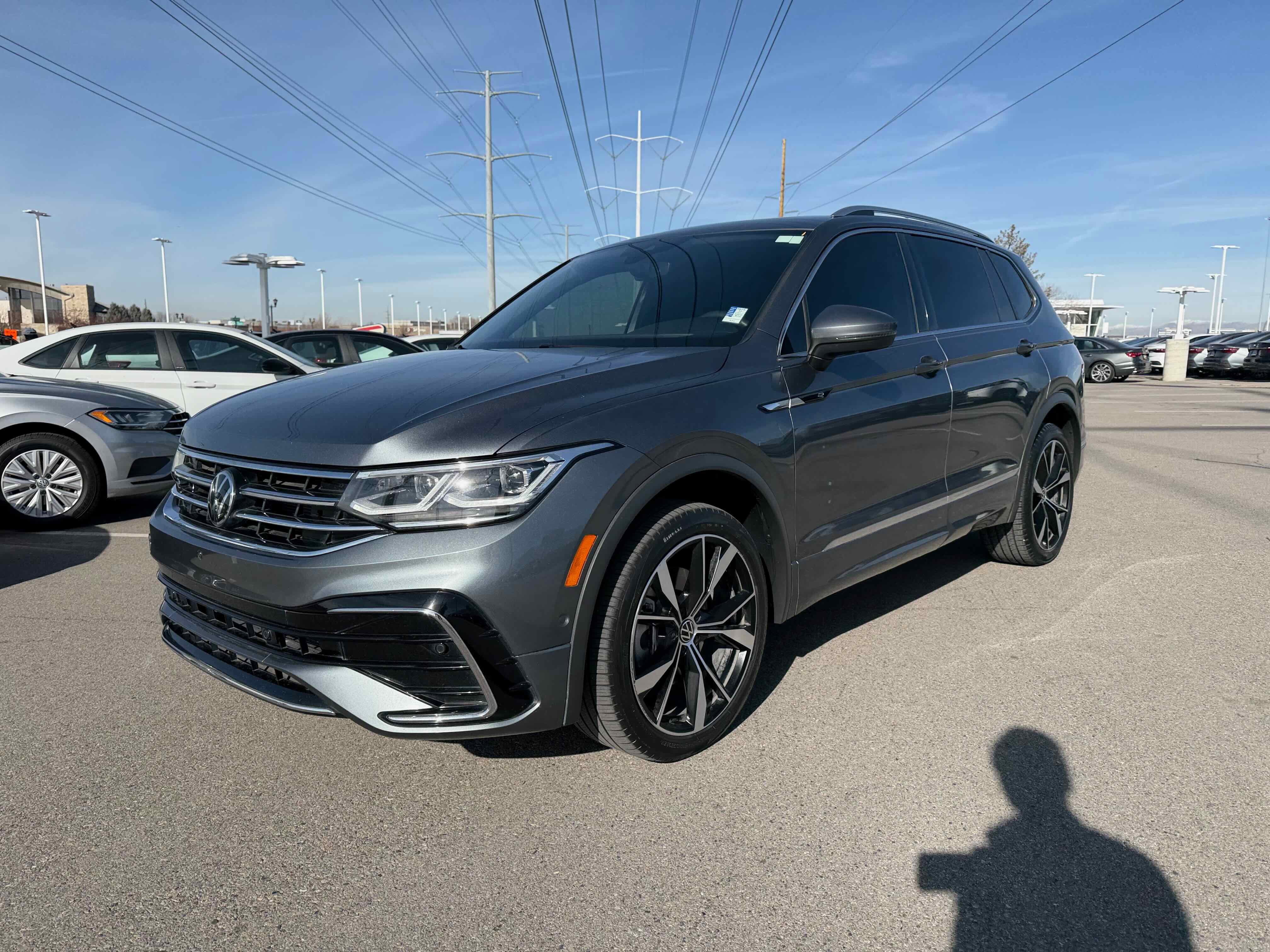 2024 Volkswagen Tiguan SEL R-Line