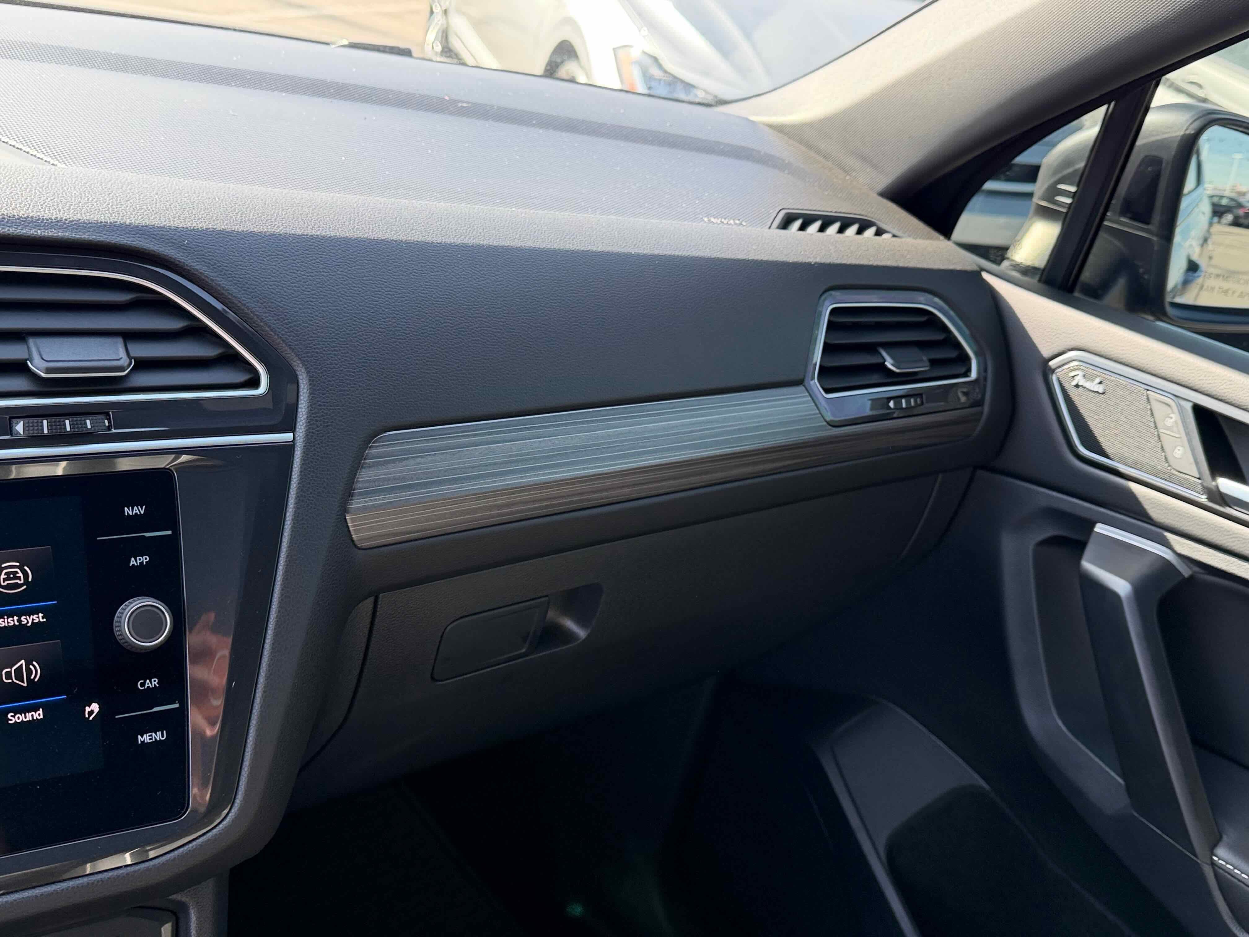 2024 Volkswagen Tiguan SEL R-Line