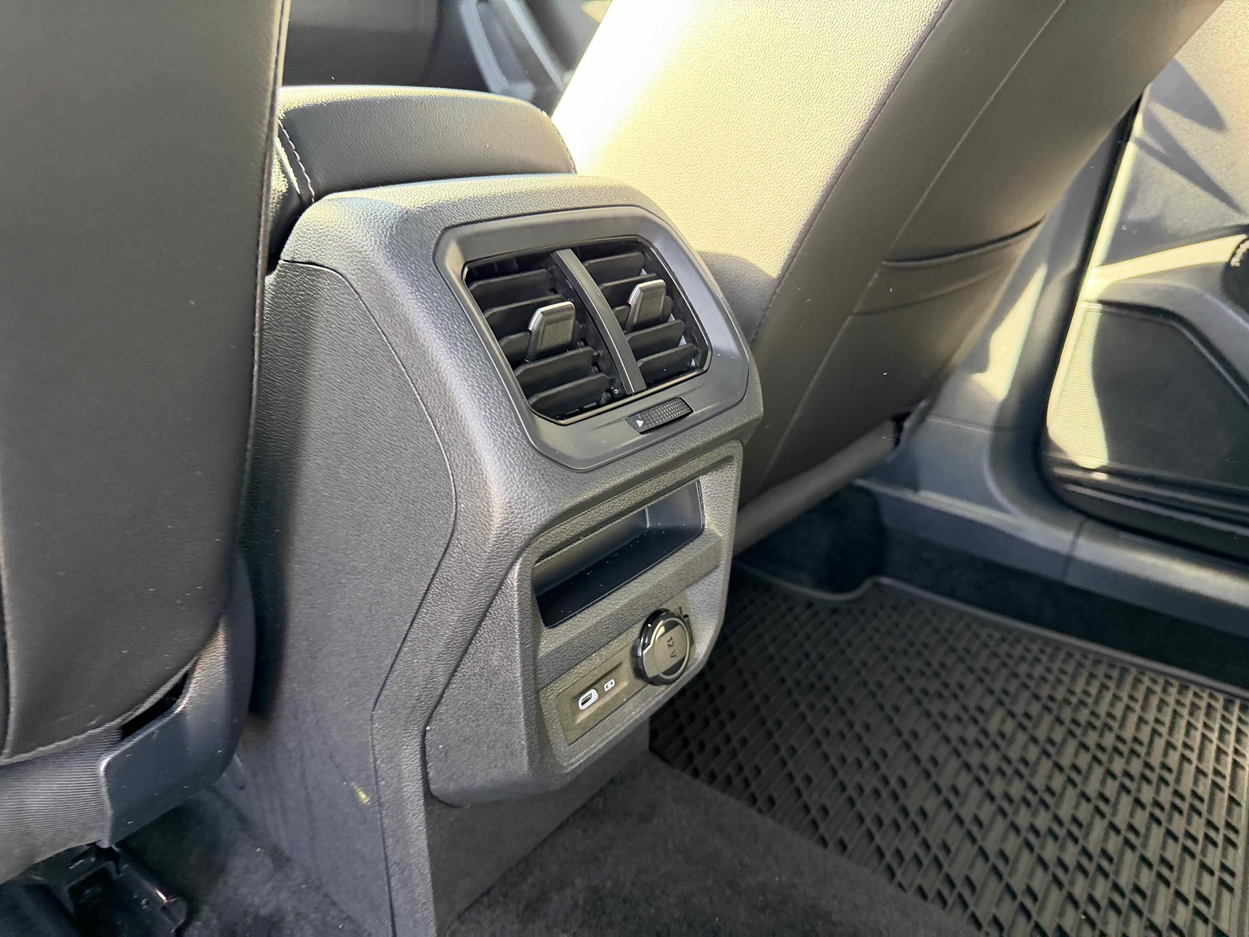 2024 Volkswagen Tiguan SEL R-Line