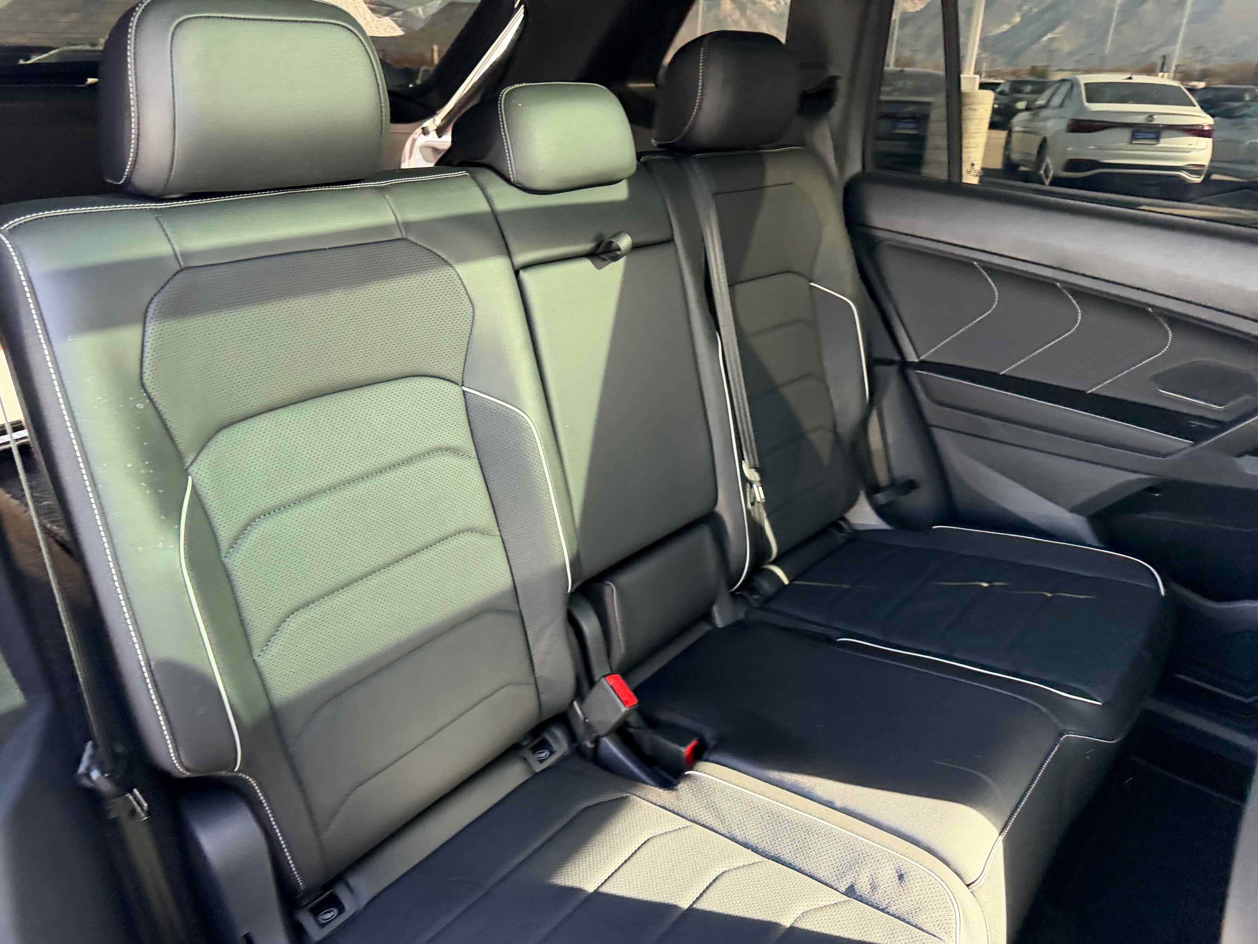 2024 Volkswagen Tiguan SEL R-Line