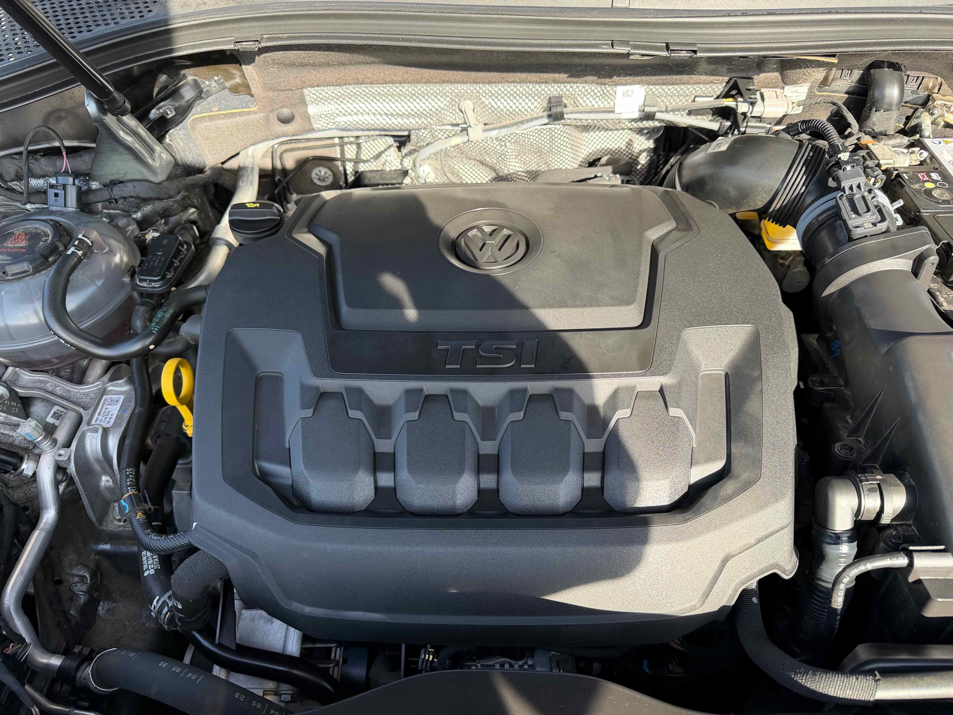 2024 Volkswagen Tiguan SEL R-Line