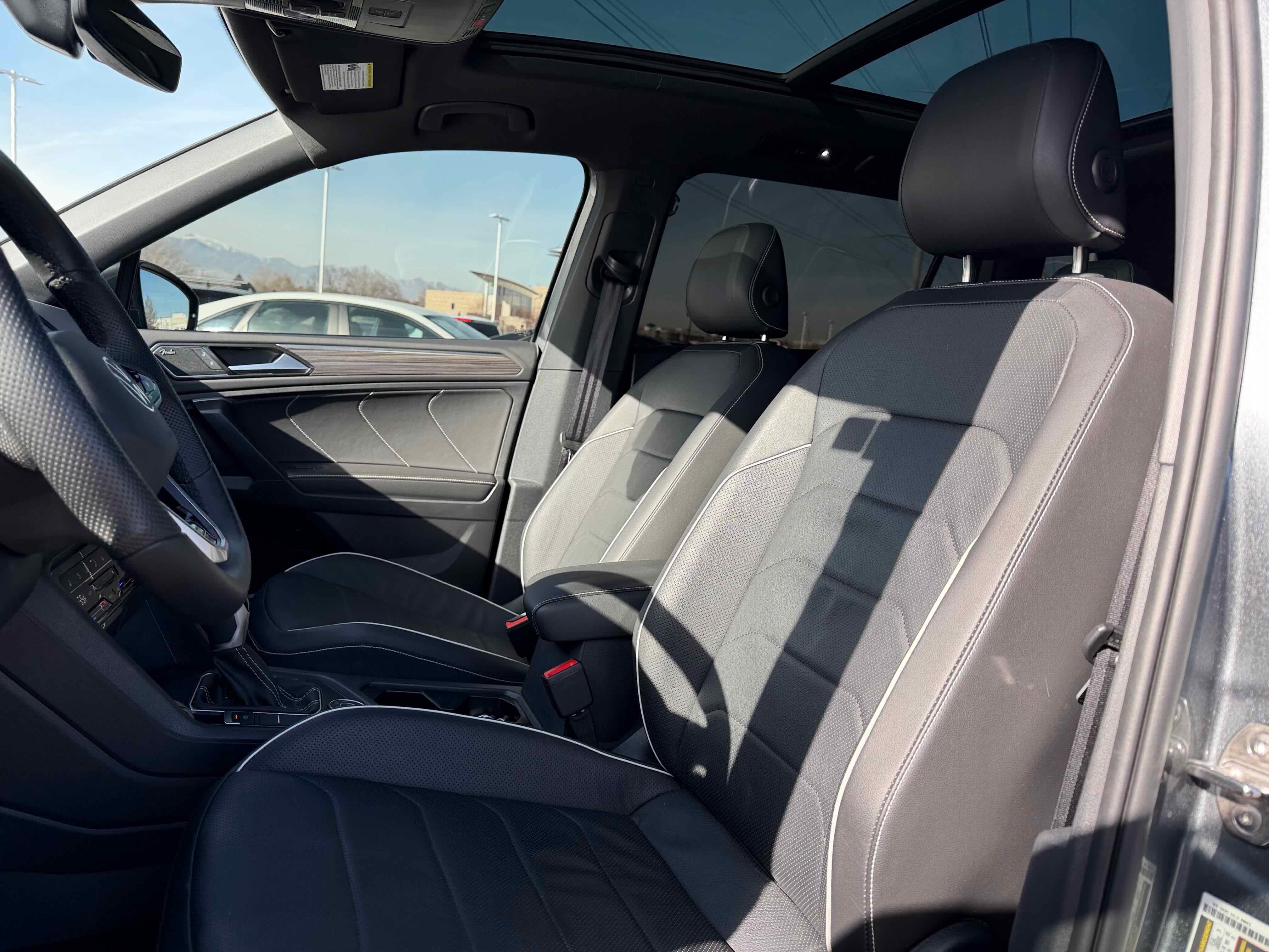 2024 Volkswagen Tiguan SEL R-Line