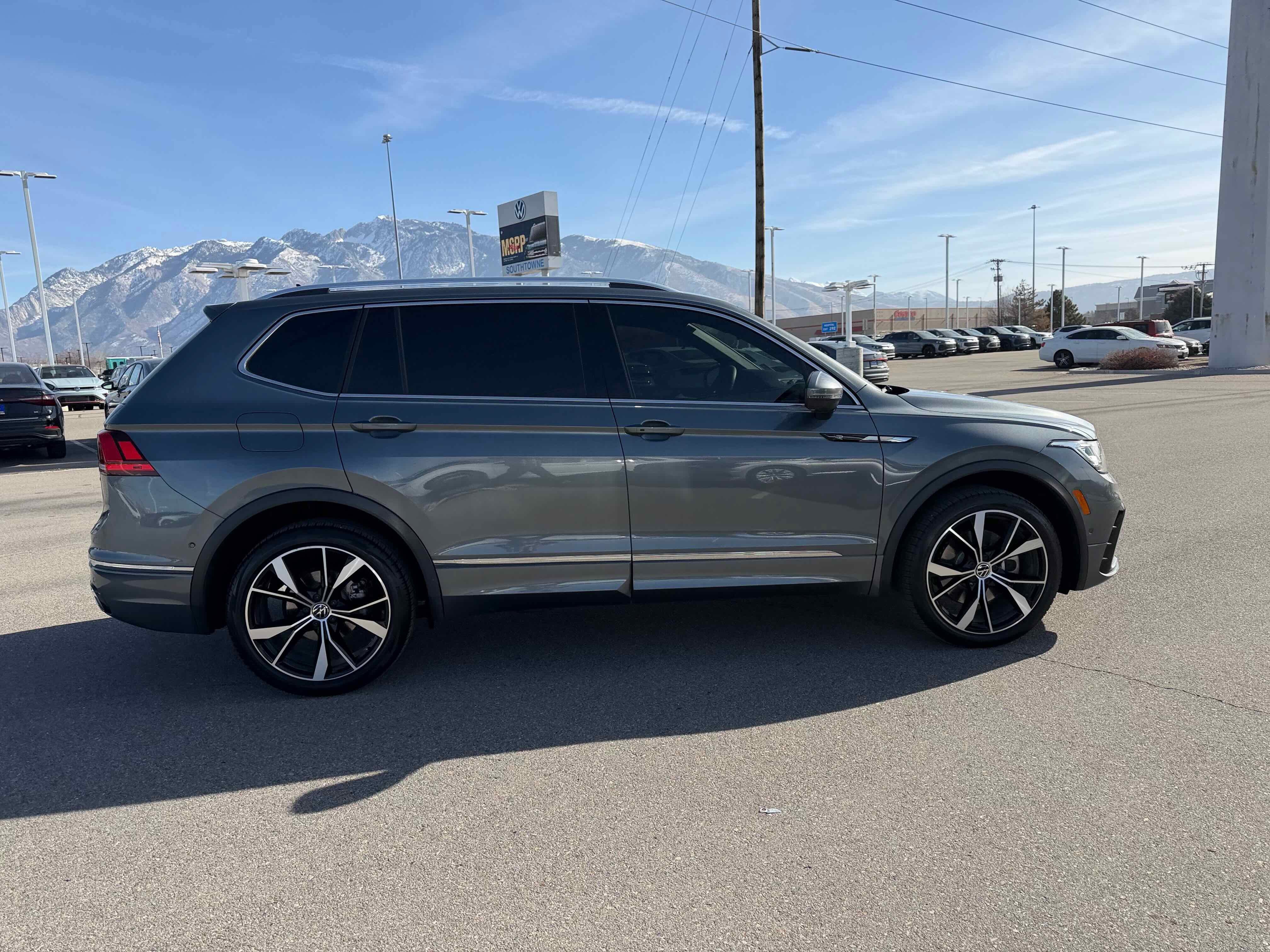 2024 Volkswagen Tiguan SEL R-Line