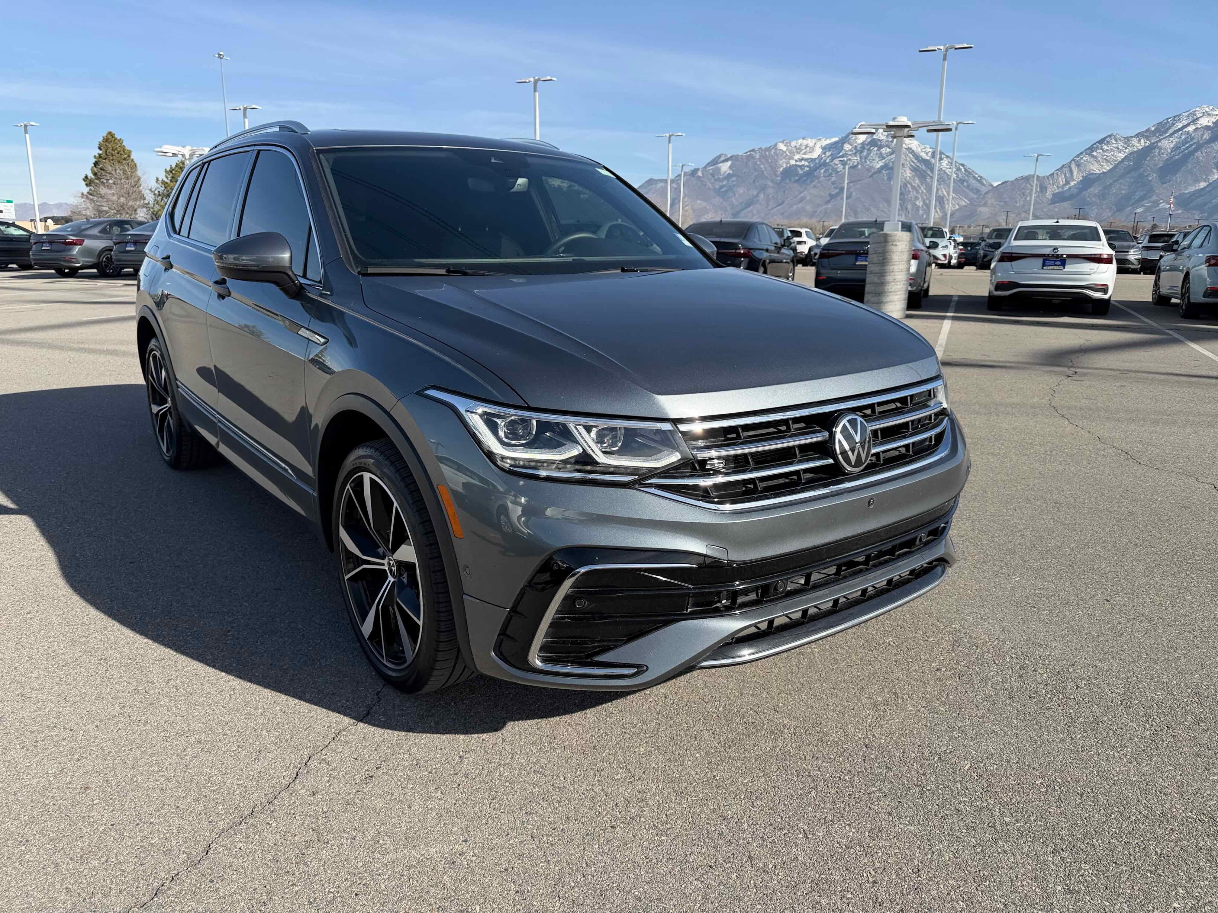 2024 Volkswagen Tiguan SEL R-Line