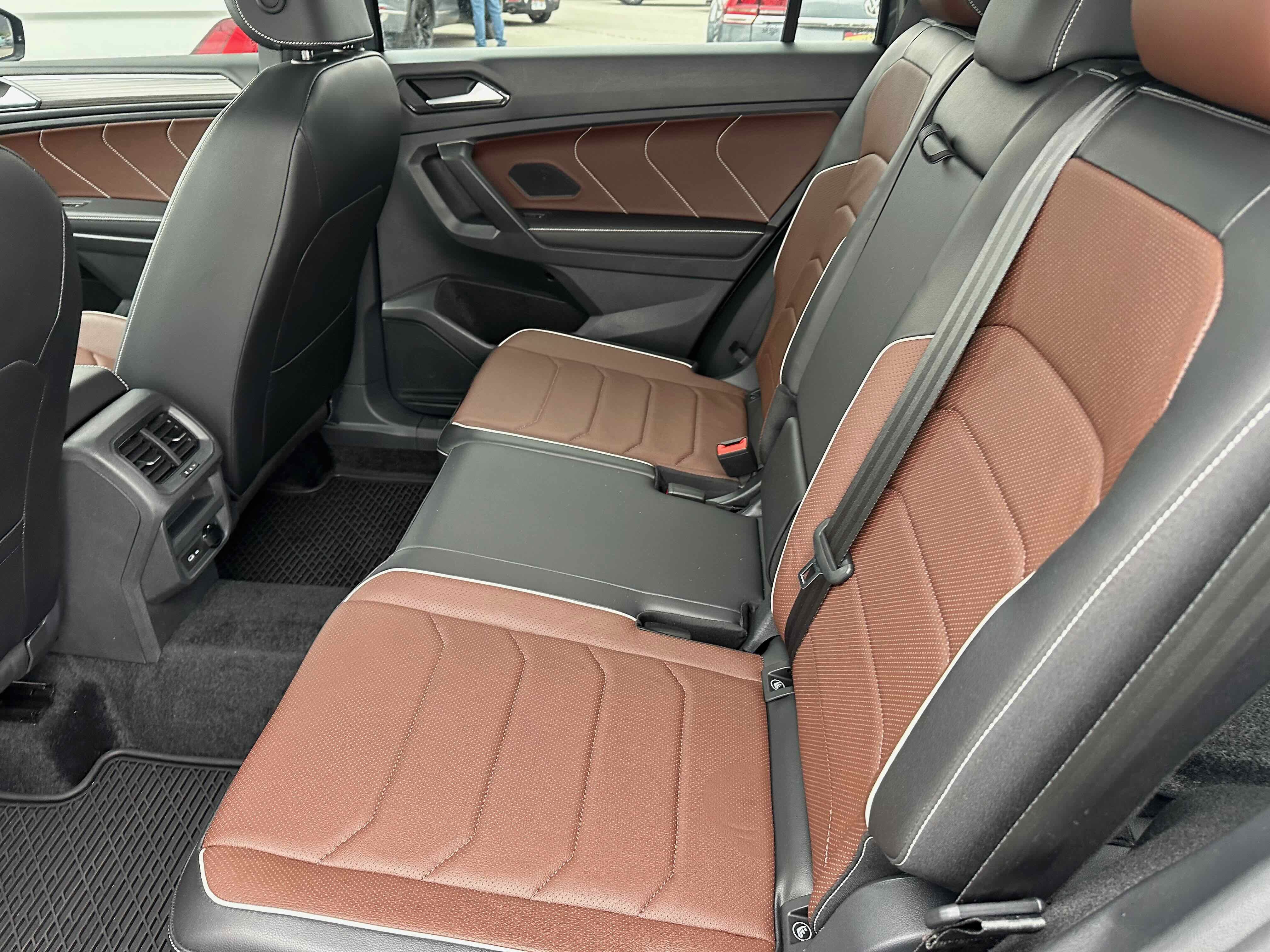 2024 Volkswagen Tiguan SEL R-Line