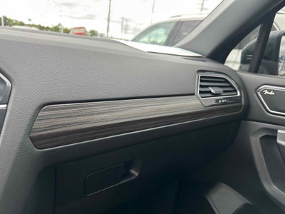 2024 Volkswagen Tiguan SEL R-Line