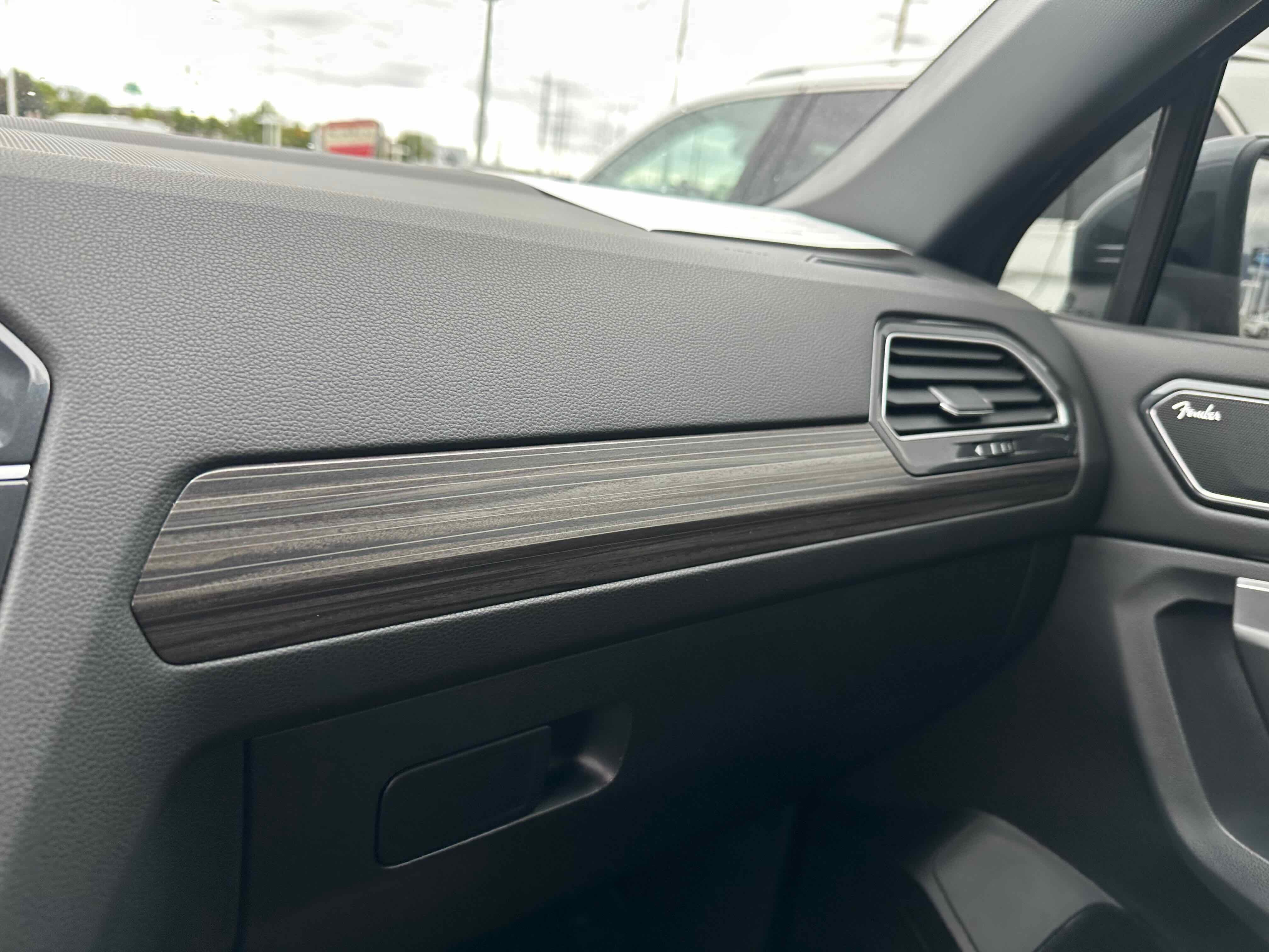 2024 Volkswagen Tiguan SEL R-Line