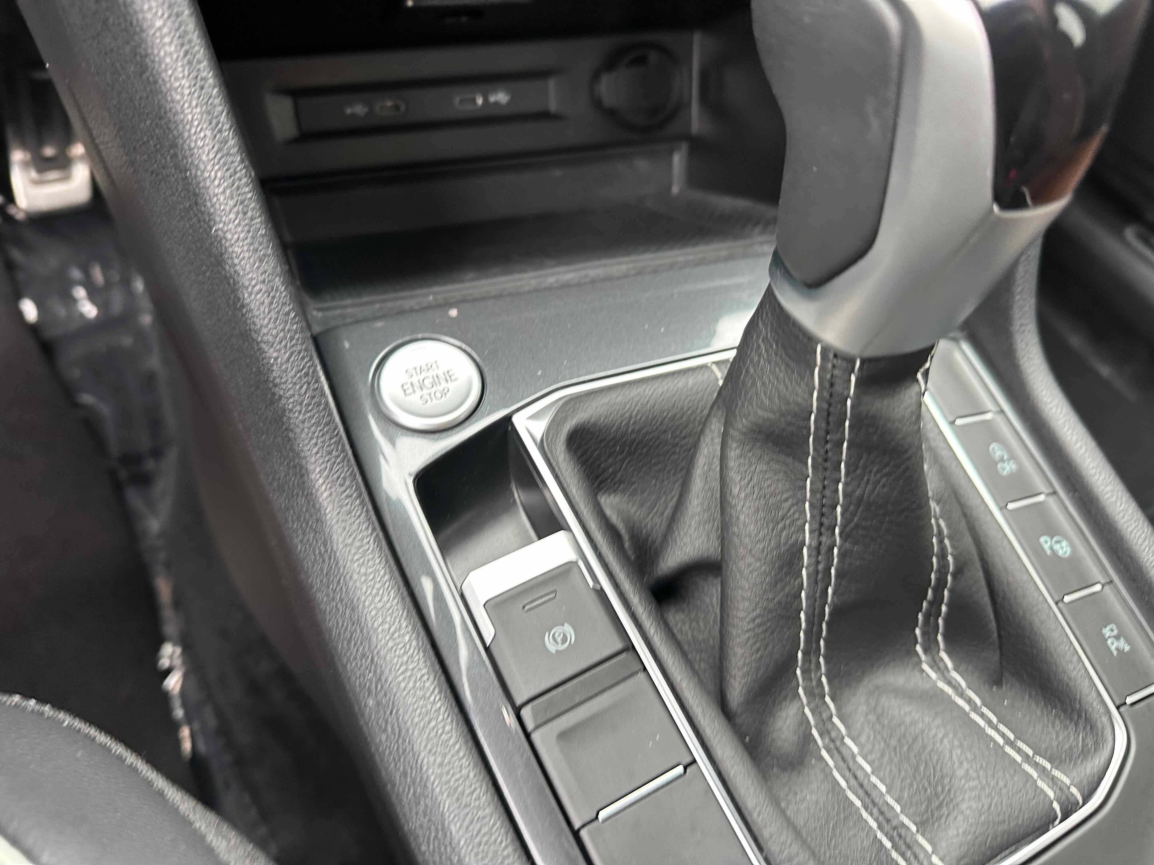 2024 Volkswagen Tiguan SEL R-Line