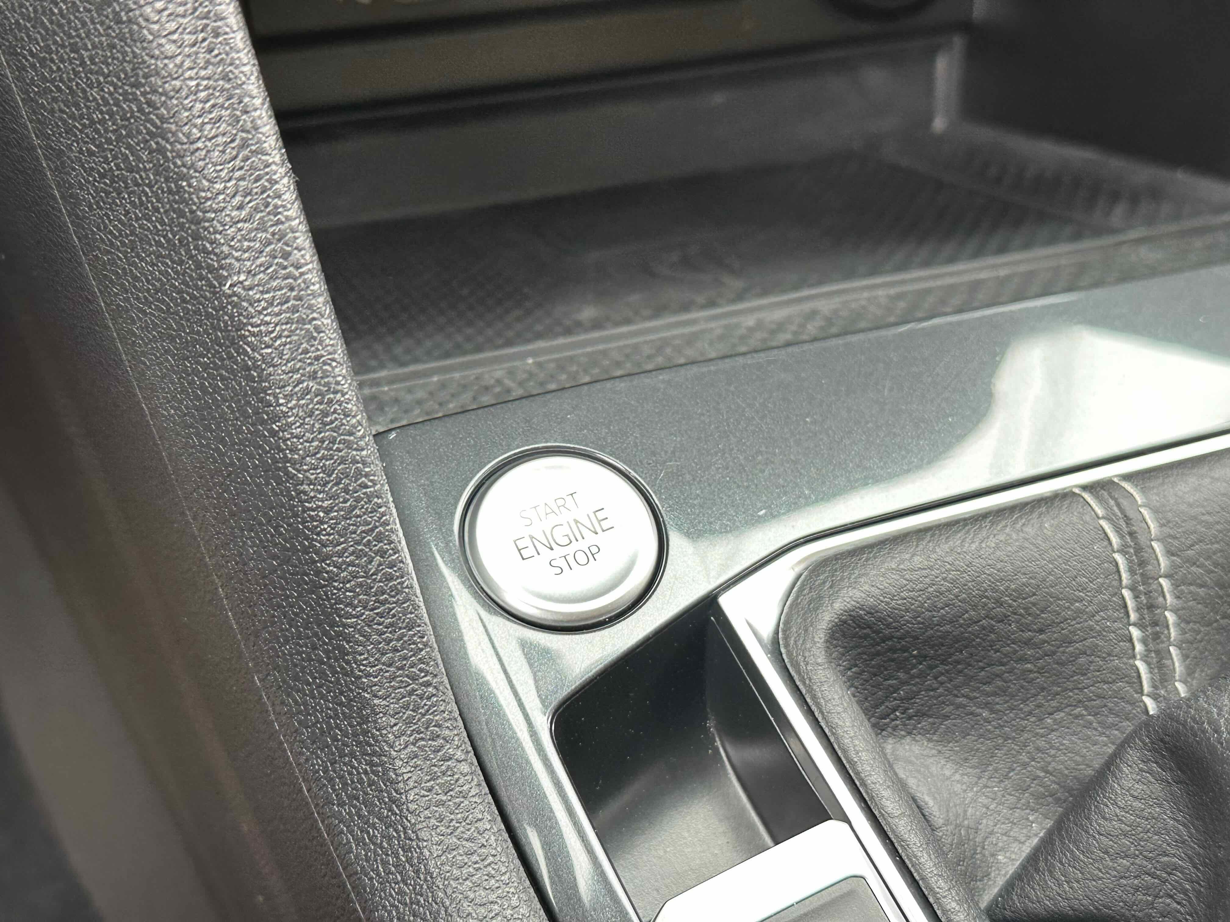 2024 Volkswagen Tiguan SEL R-Line