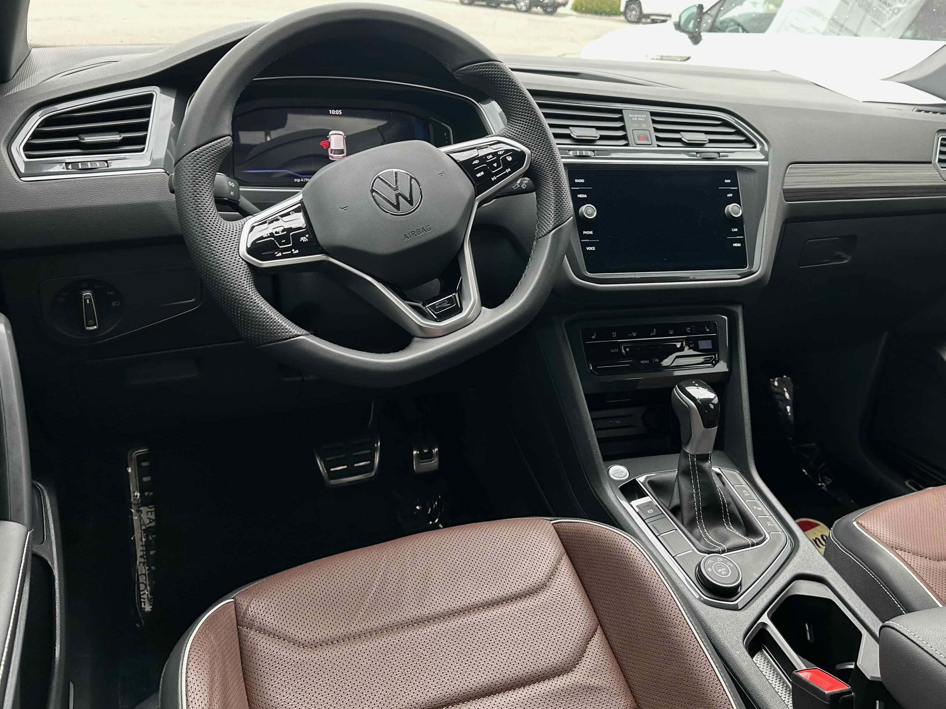 2024 Volkswagen Tiguan SEL R-Line