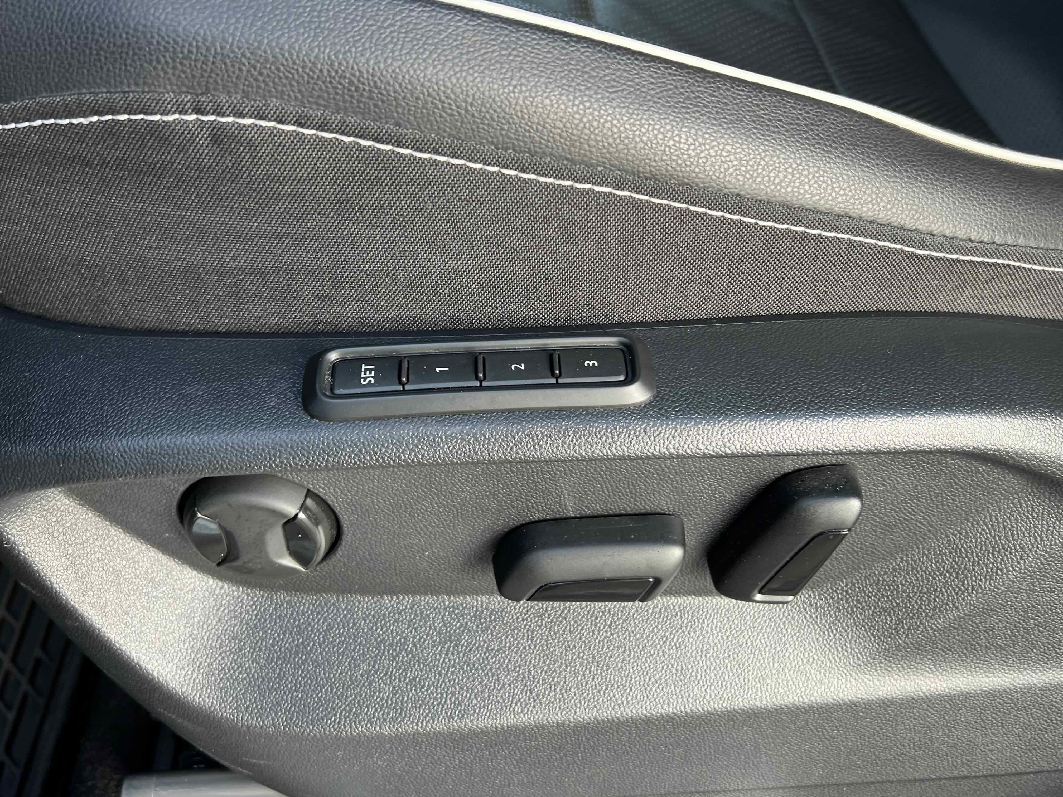 2022 Volkswagen Tiguan SEL R-Line