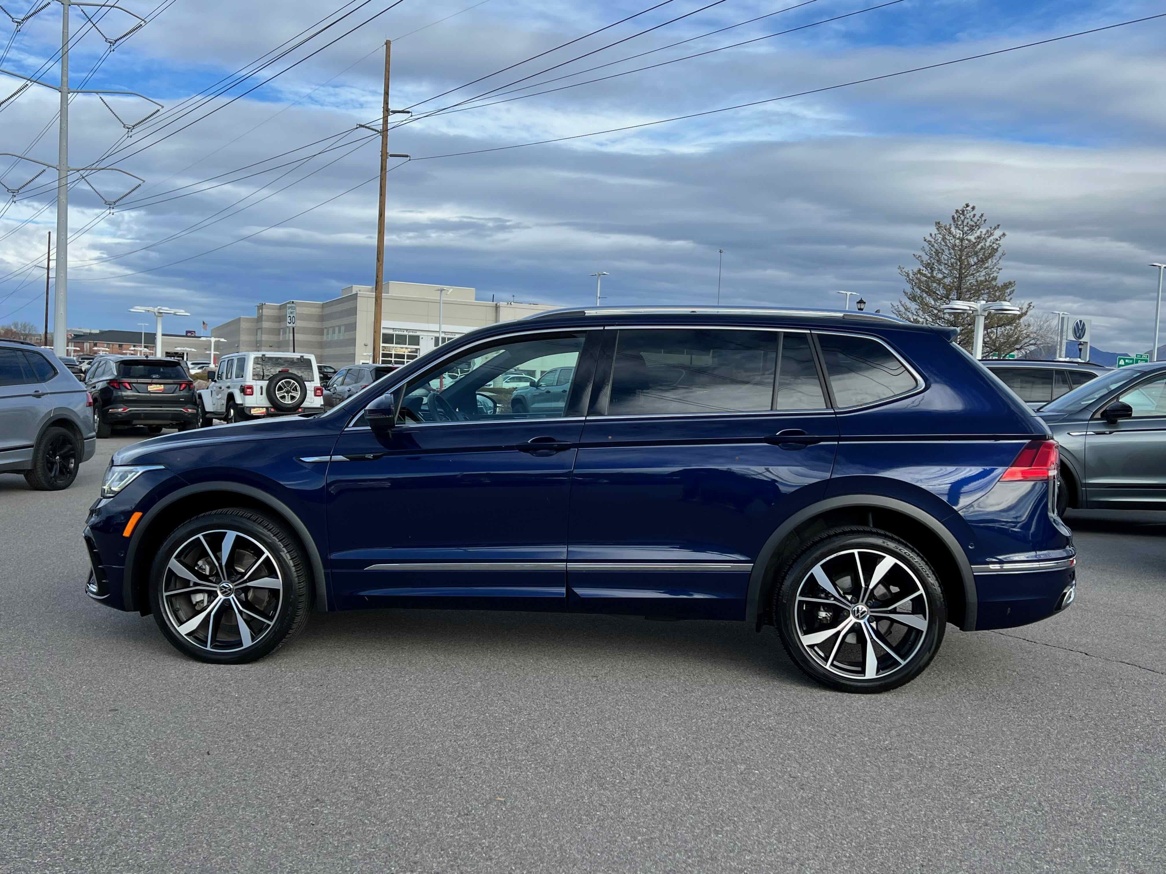 2022 Volkswagen Tiguan SEL R-Line