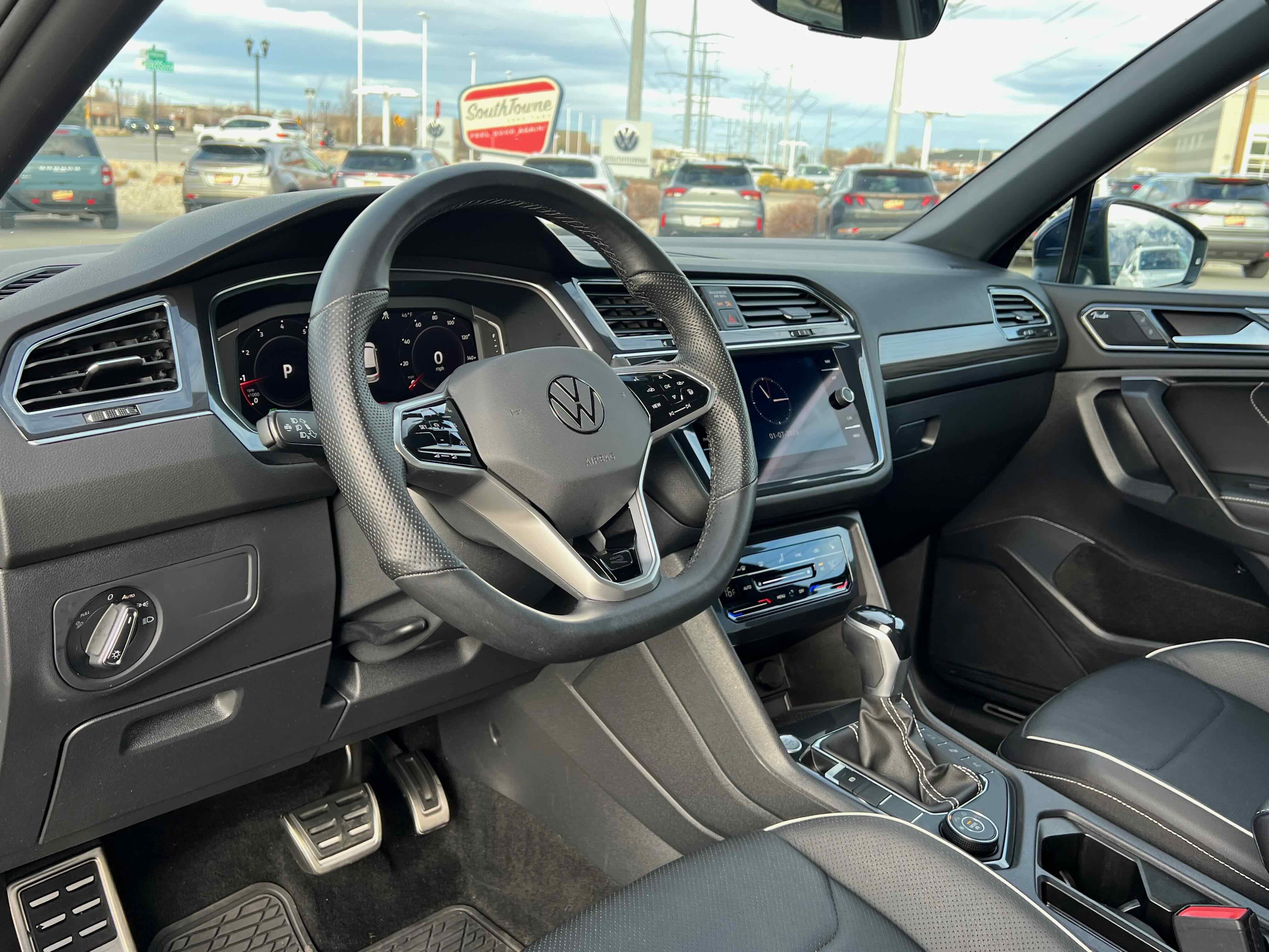 2022 Volkswagen Tiguan SEL R-Line