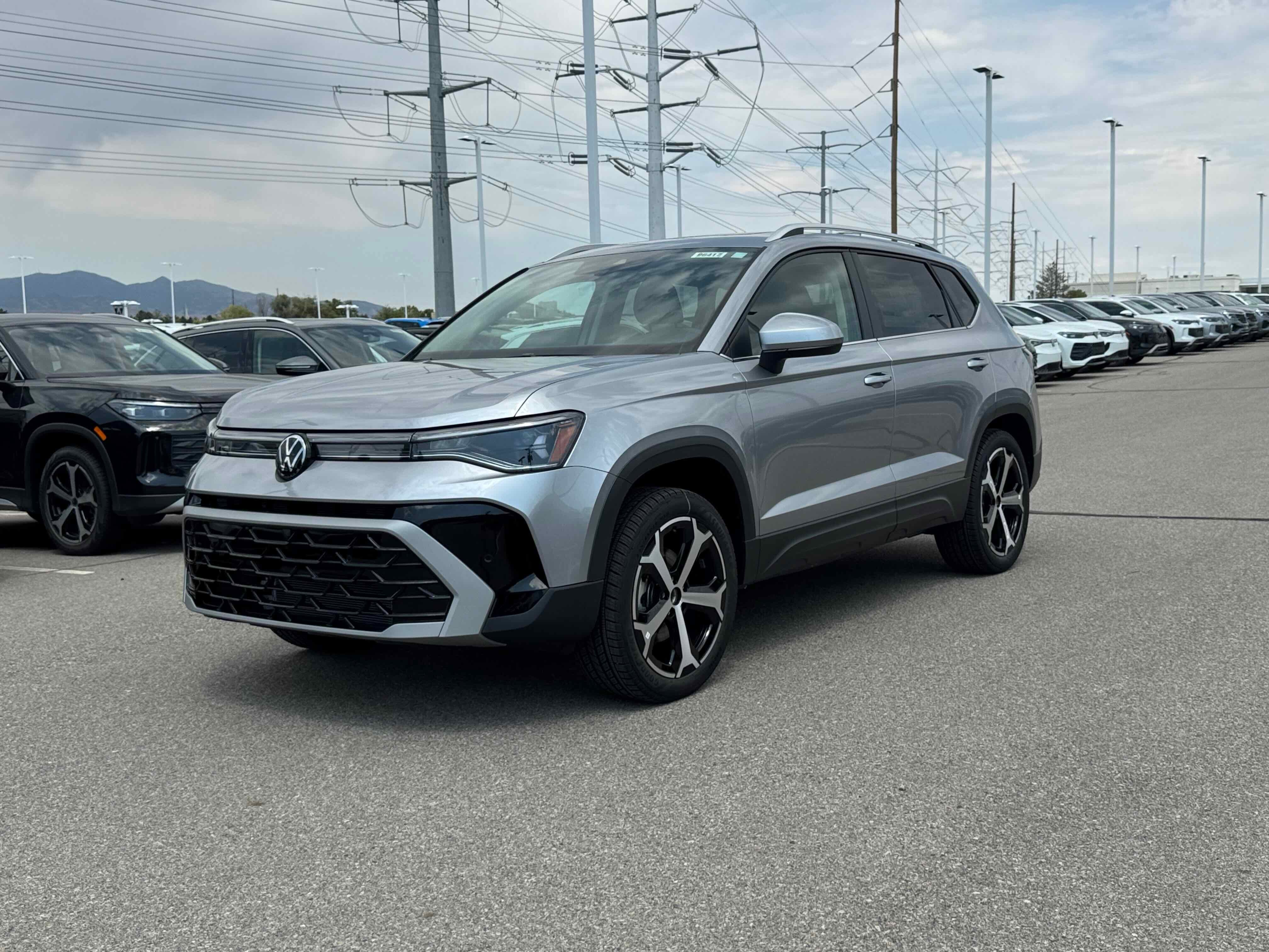 2025 Volkswagen Taos SEL