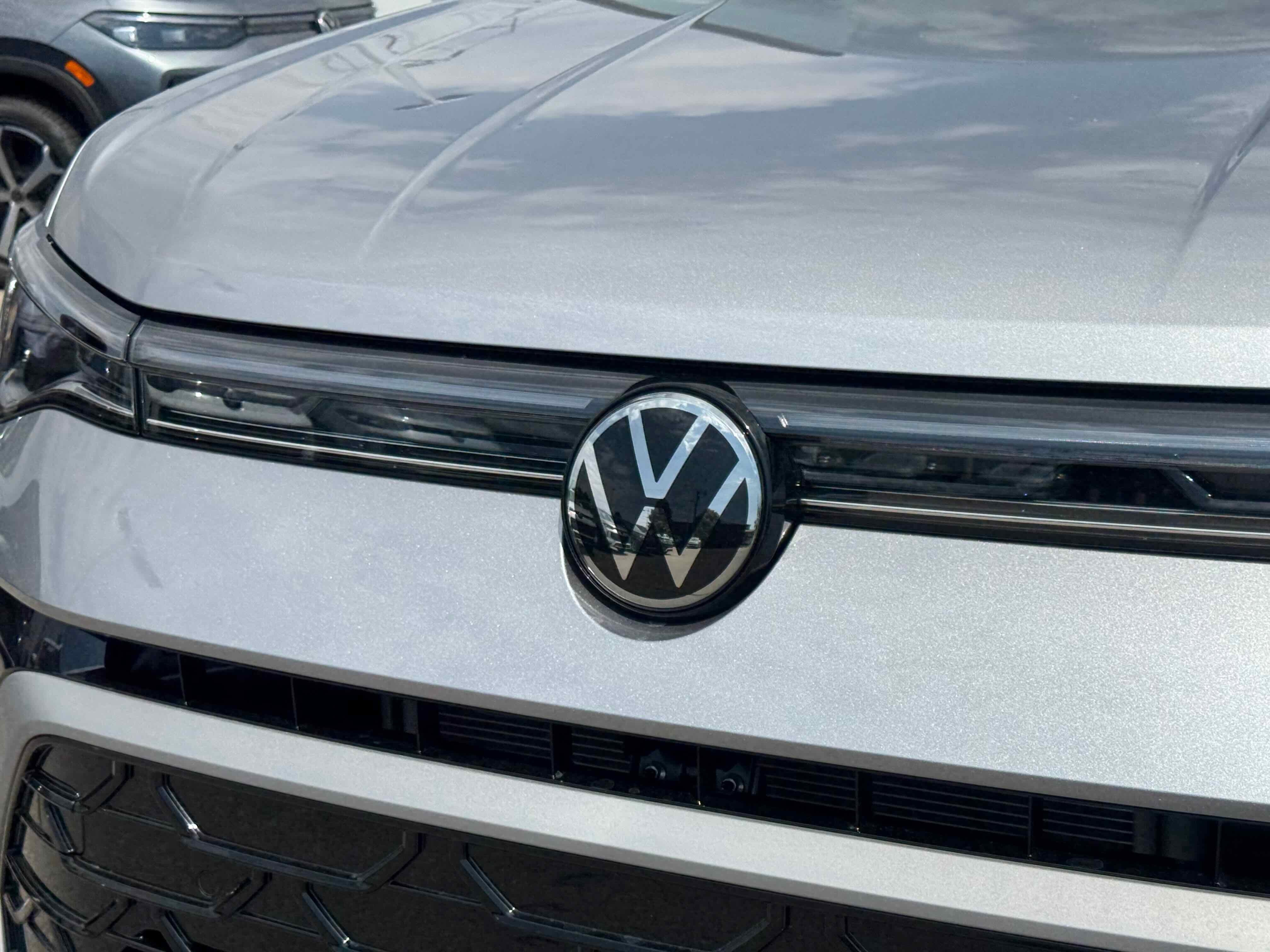 2025 Volkswagen Taos SEL