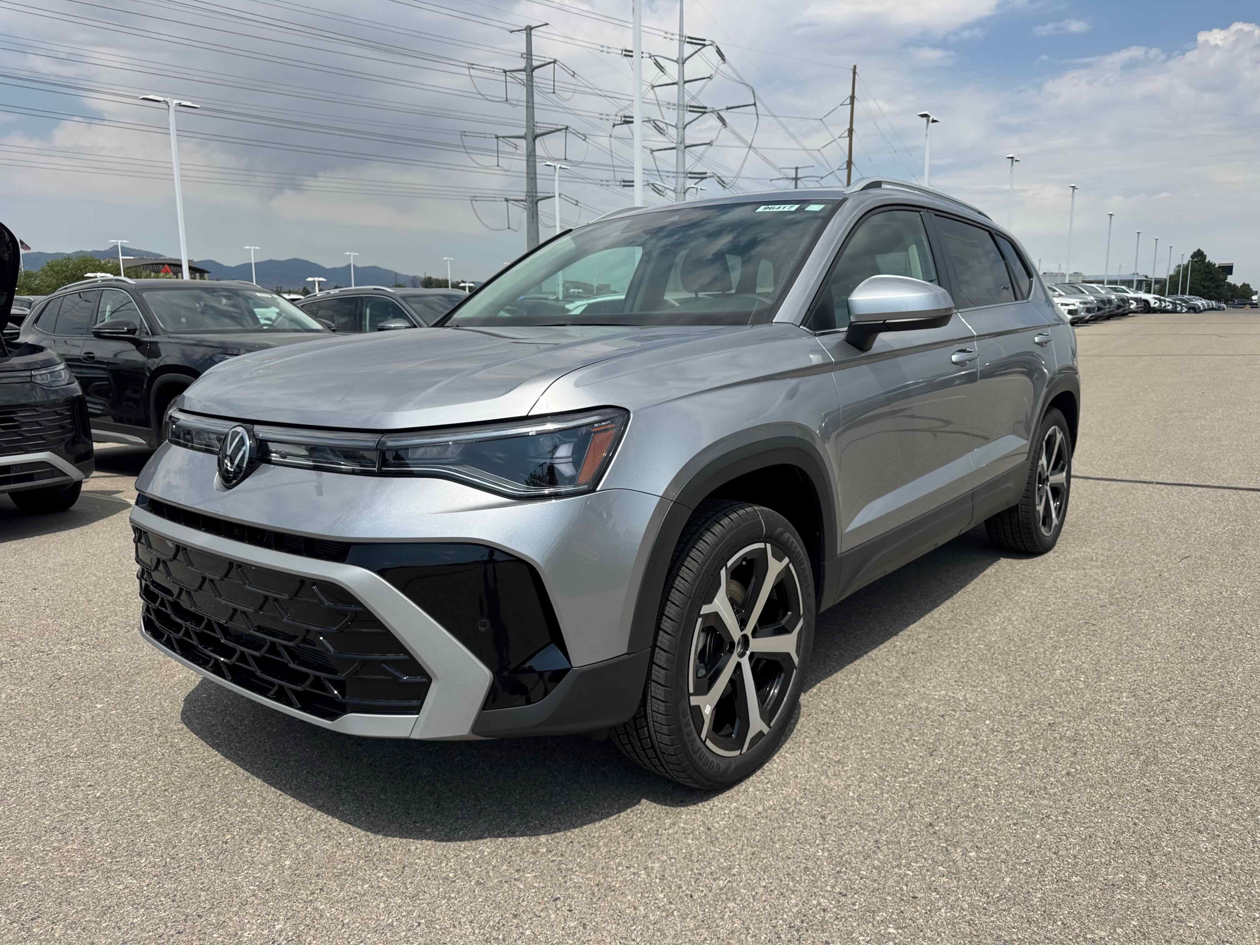 2025 Volkswagen Taos SEL