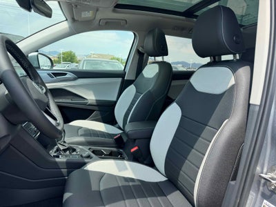 2025 Volkswagen Taos SEL