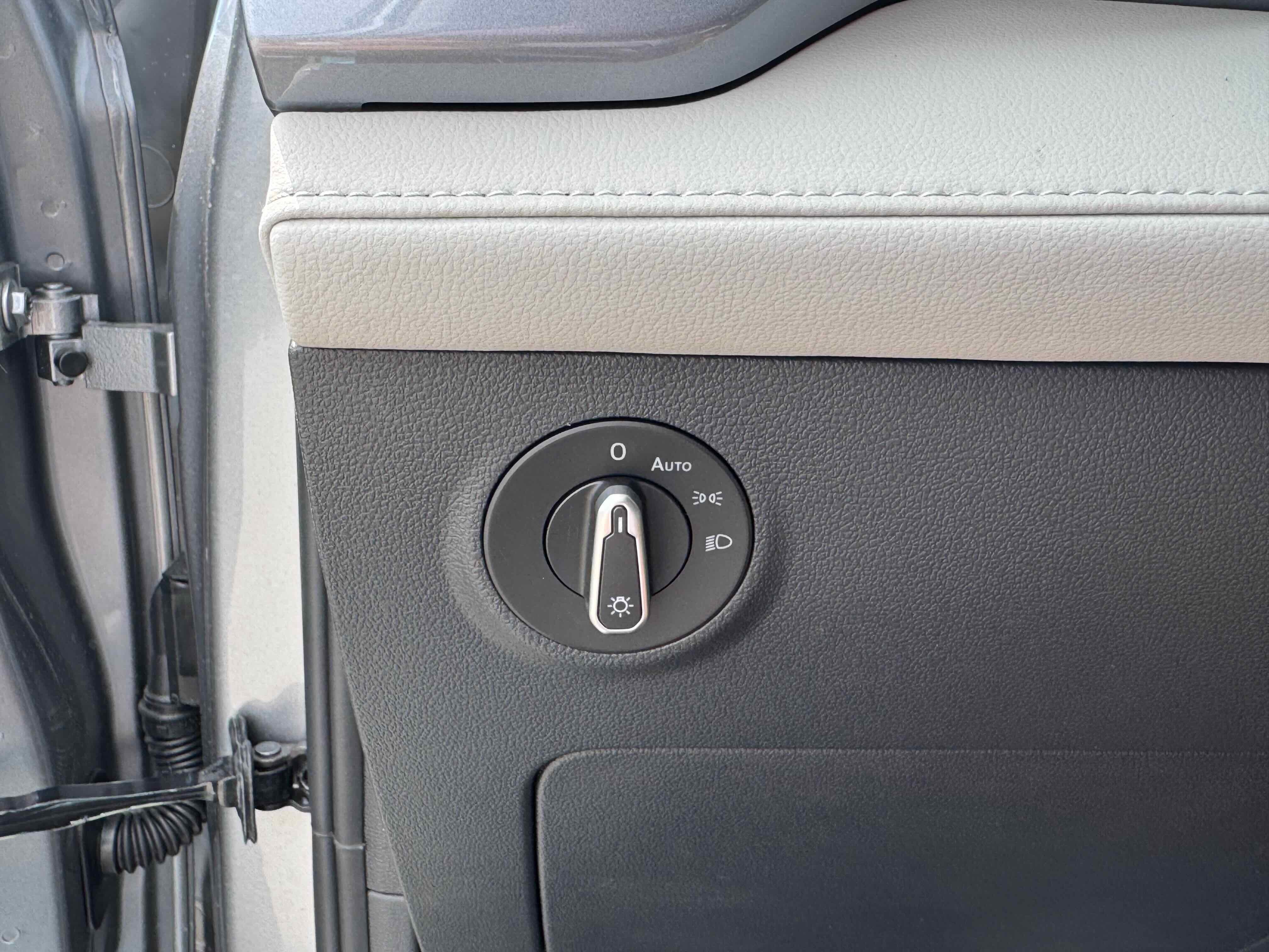 2025 Volkswagen Taos SEL