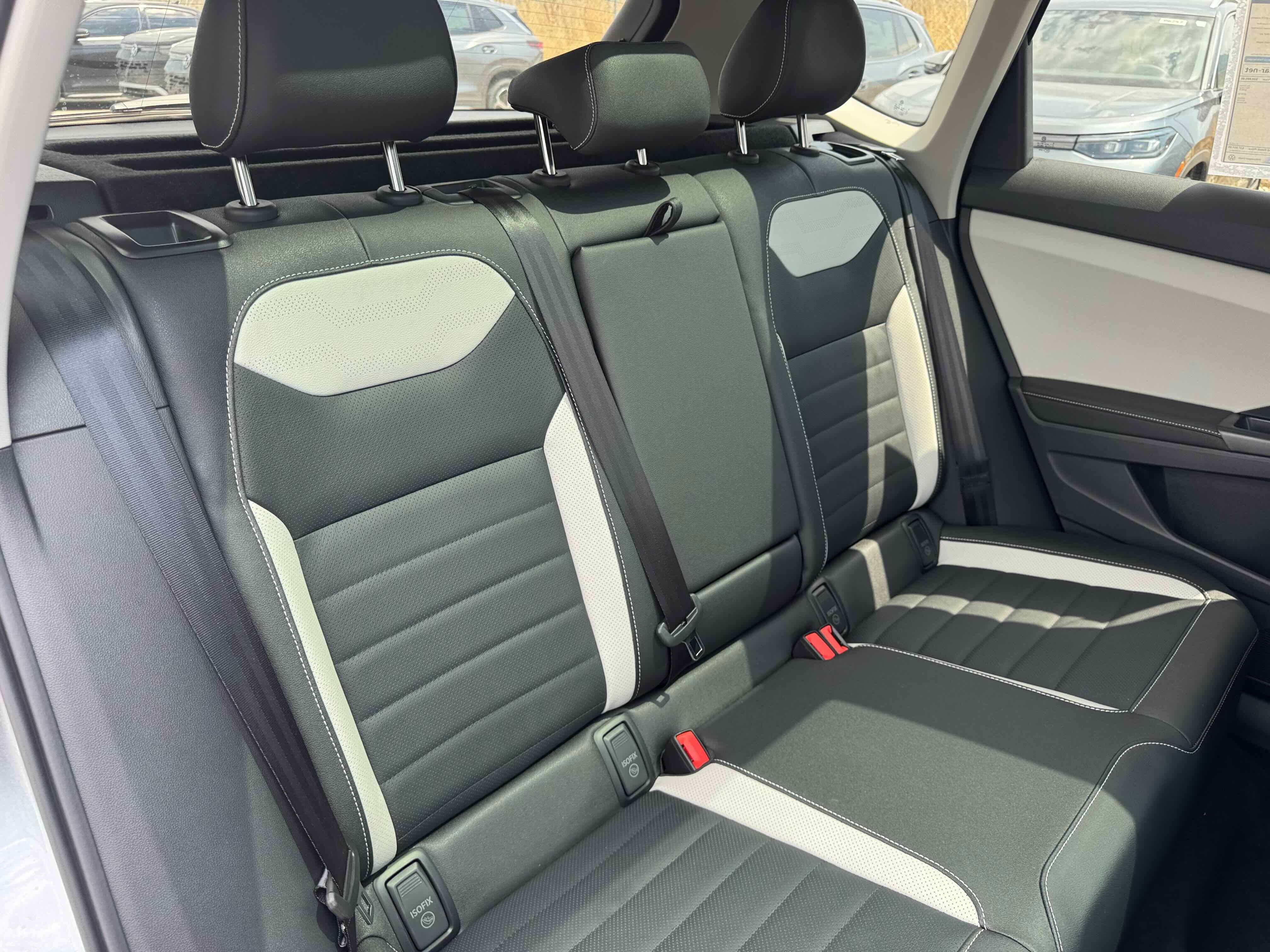 2025 Volkswagen Taos SEL