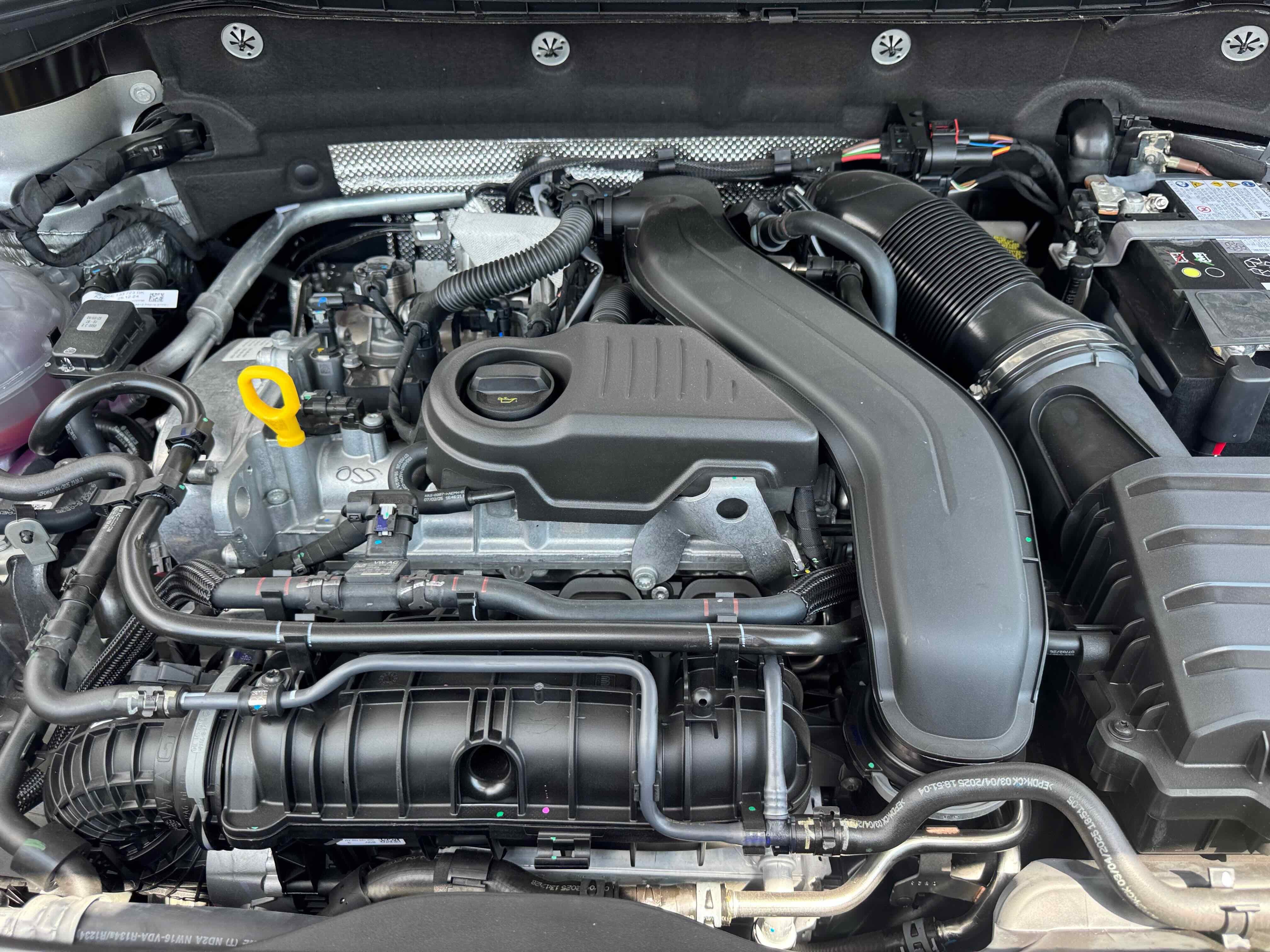 2025 Volkswagen Taos SEL