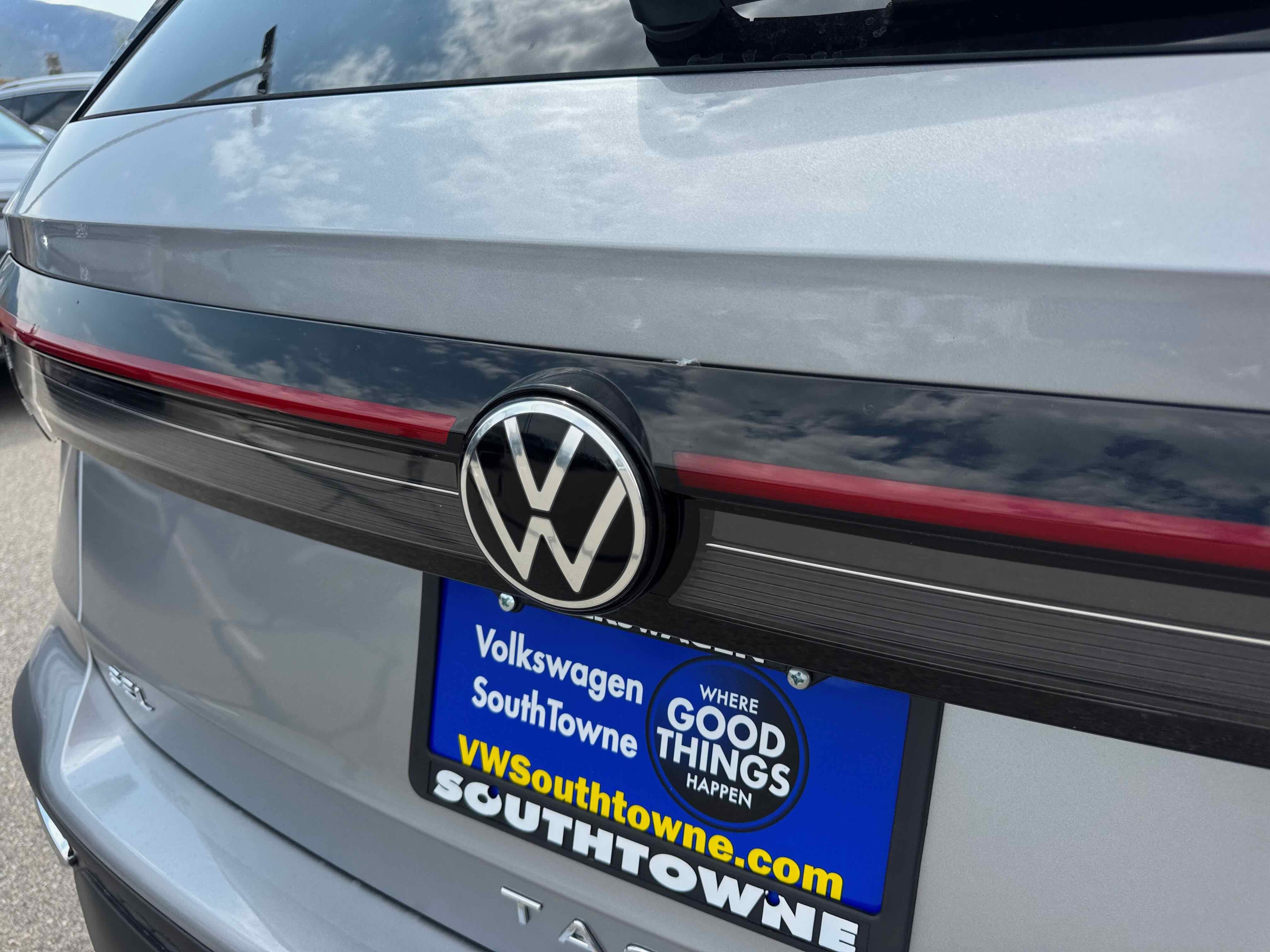 2025 Volkswagen Taos SEL