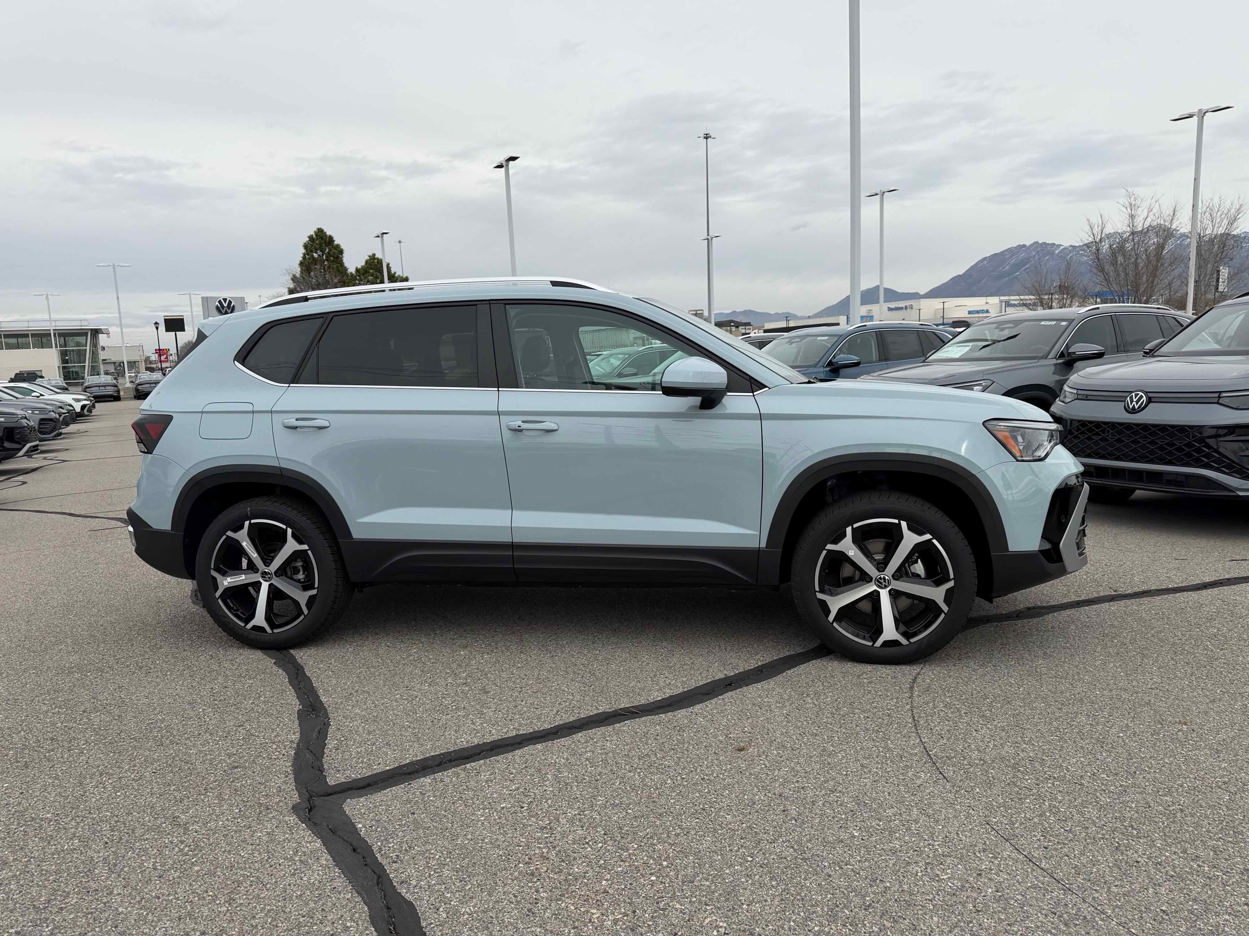 2026 Volkswagen Taos SEL