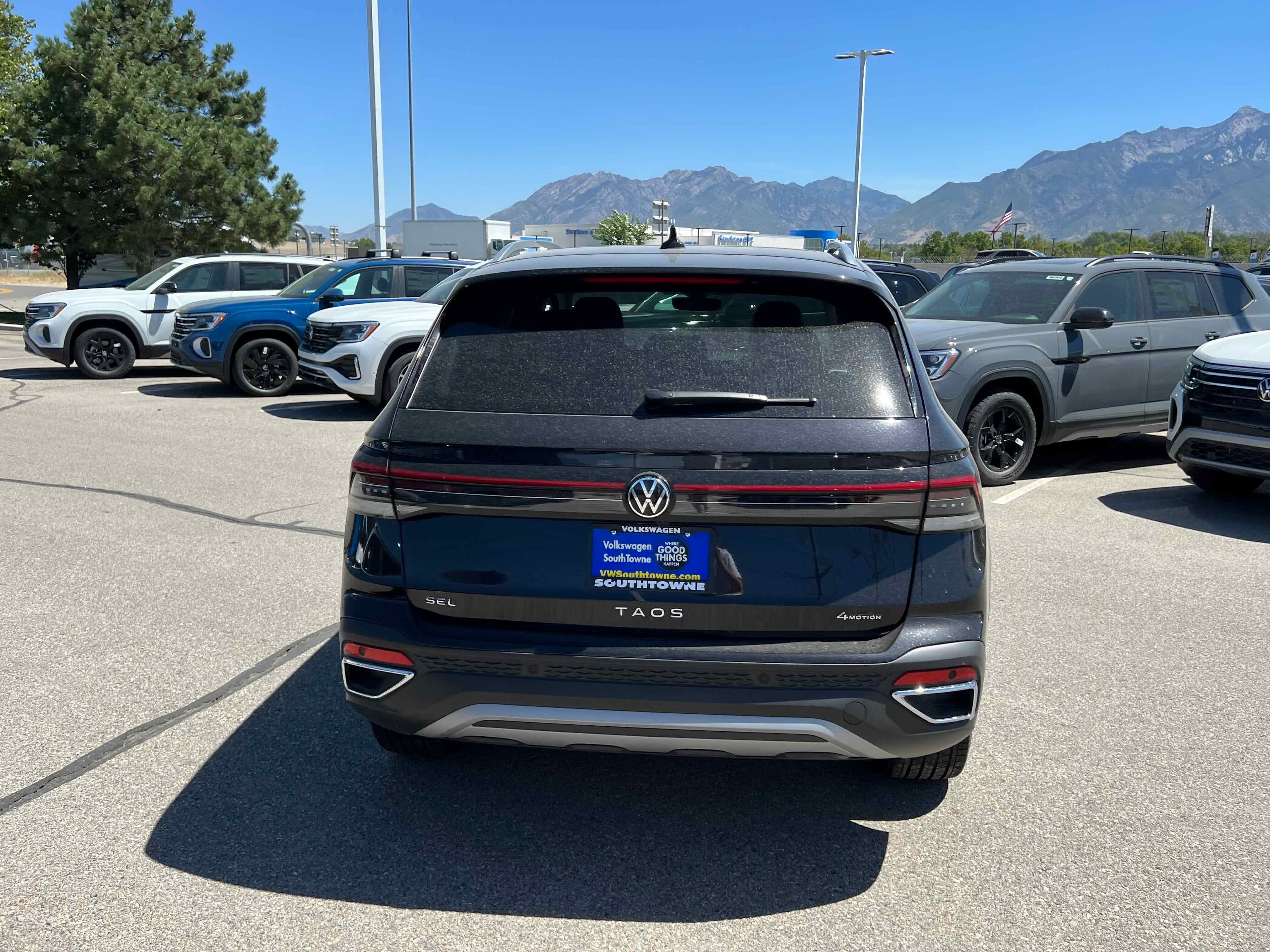 2025 Volkswagen Taos SEL