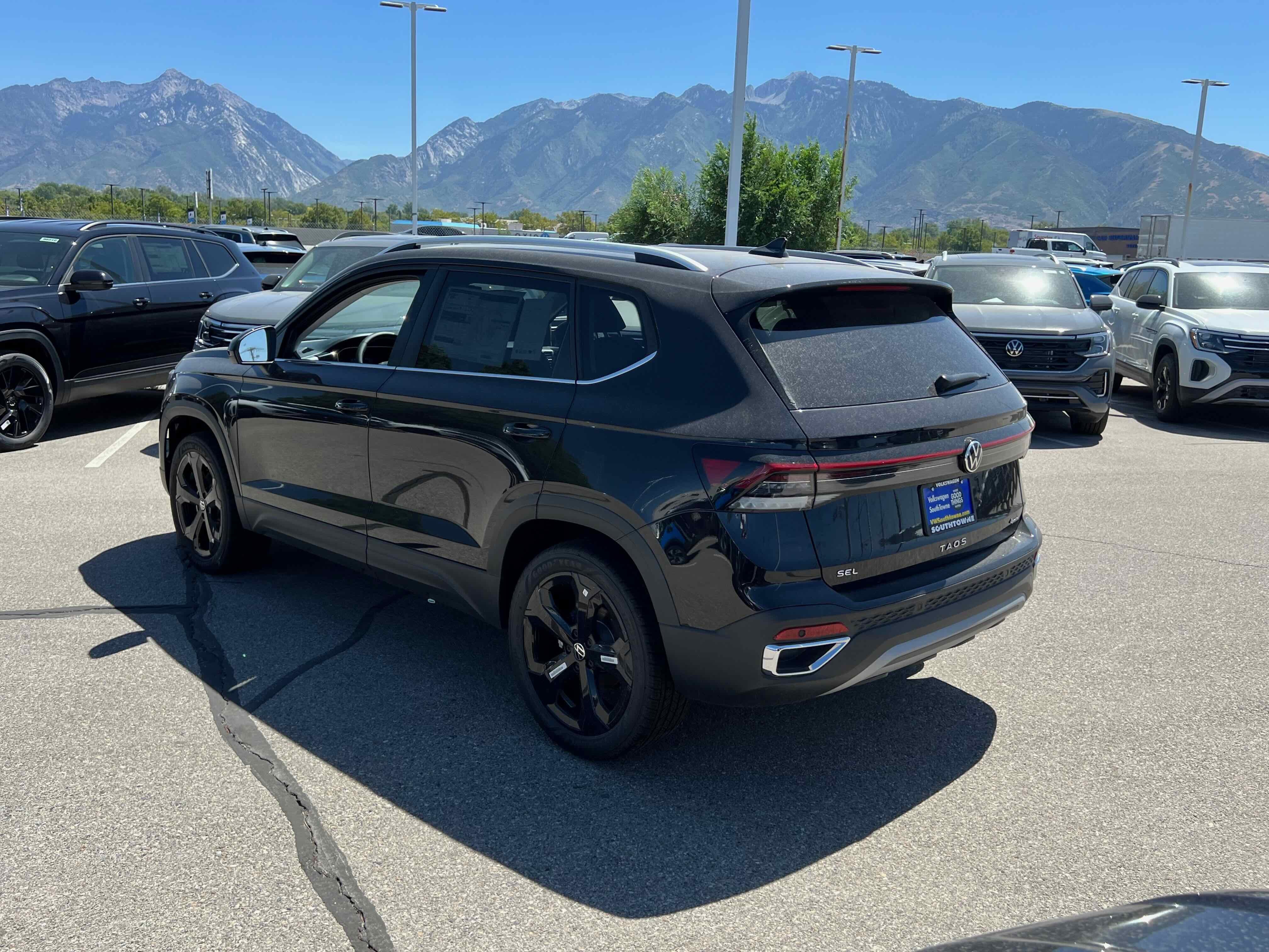 2025 Volkswagen Taos SEL