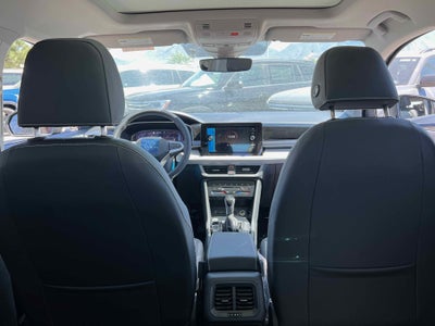 2025 Volkswagen Taos SEL