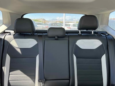 2025 Volkswagen Taos SEL