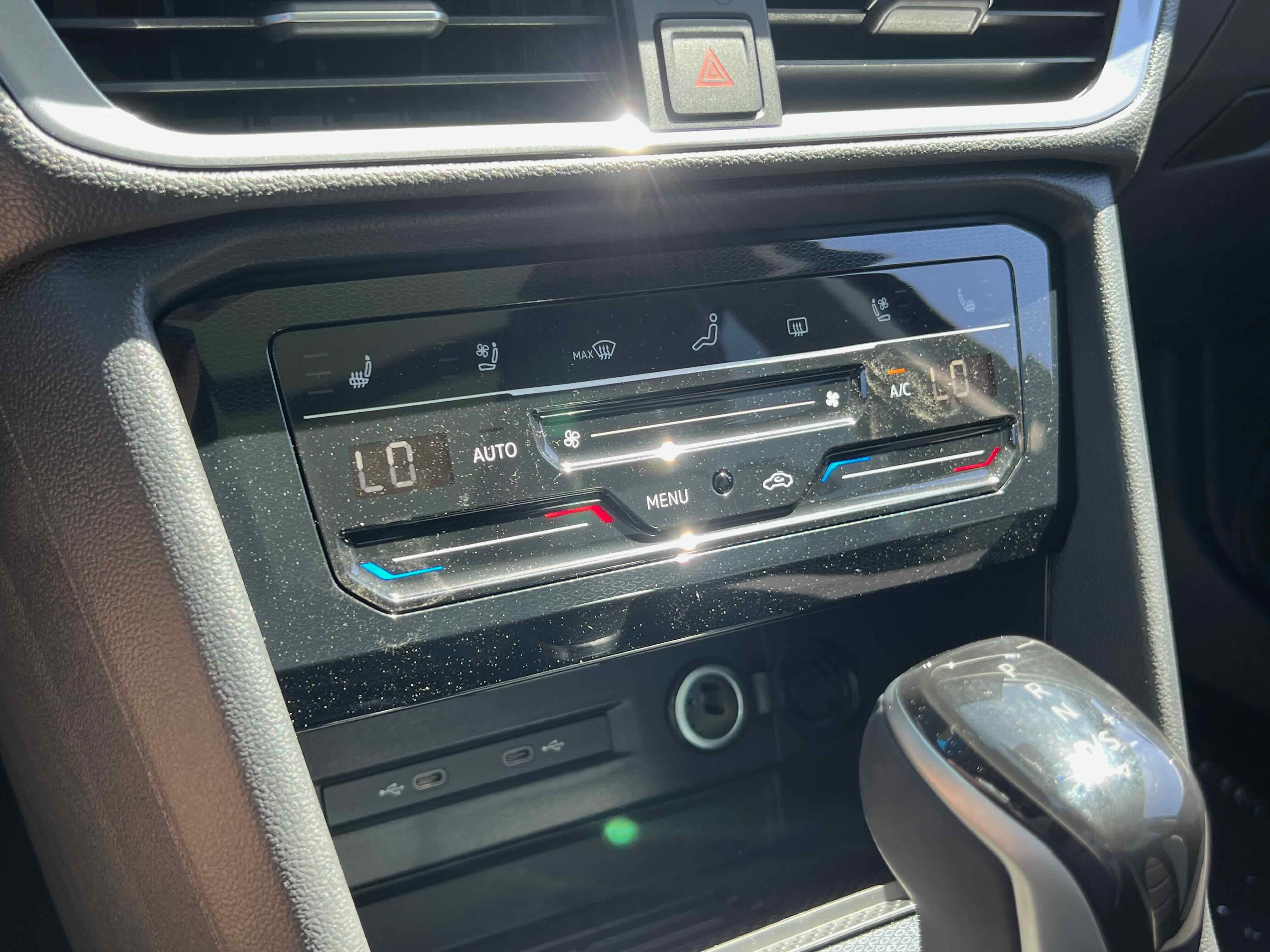 2025 Volkswagen Taos SEL