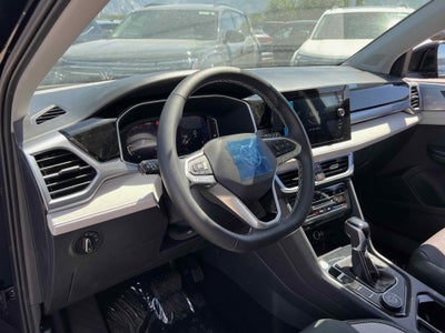 2025 Volkswagen Taos SEL