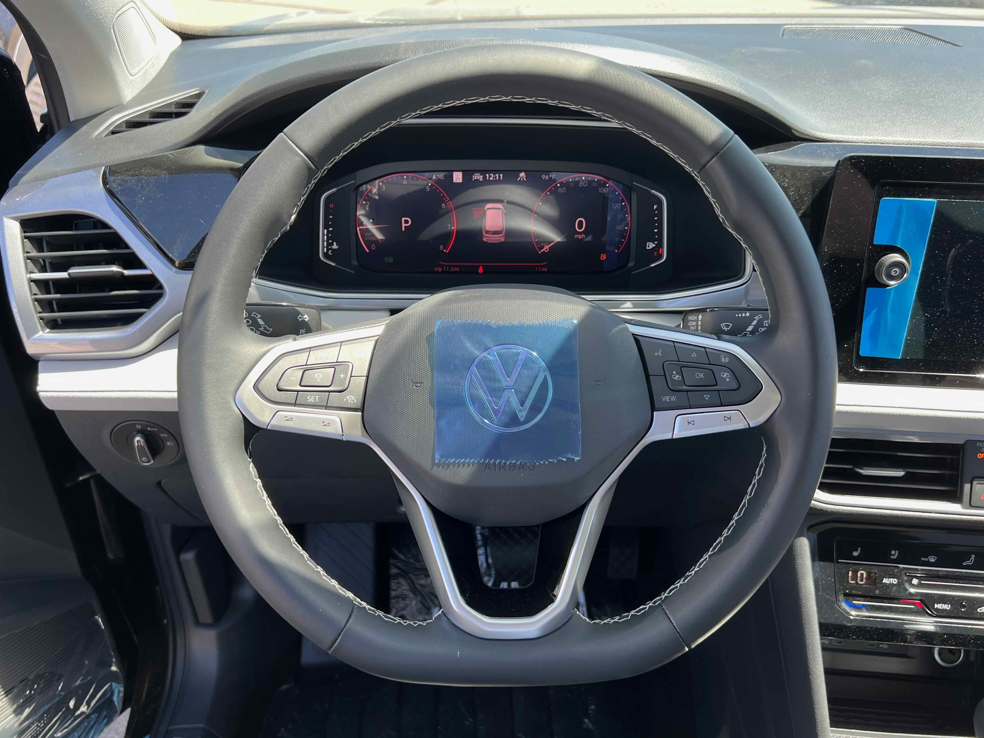 2025 Volkswagen Taos SEL