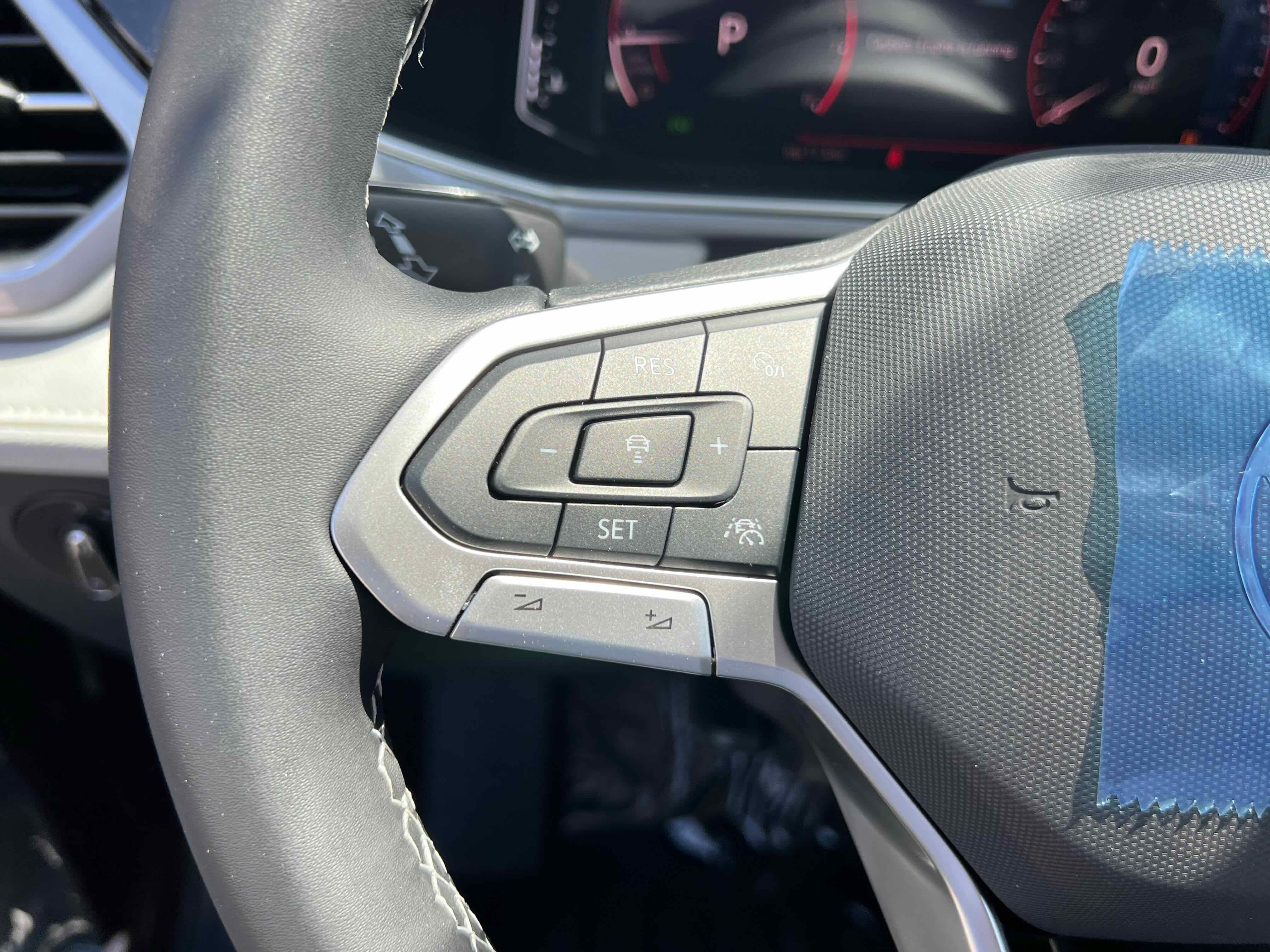 2025 Volkswagen Taos SEL